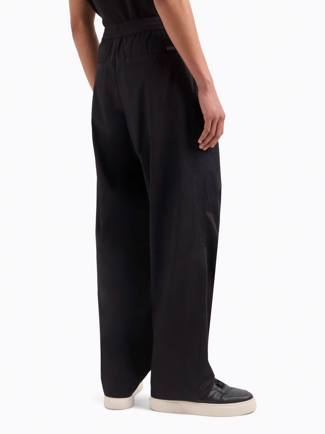 Повседневные штаны Armani Exchange модель XM000456-AF13175-UC001 Повседневные штаны Armani Exchange модель XM000456-AF13175-UC001 Фото