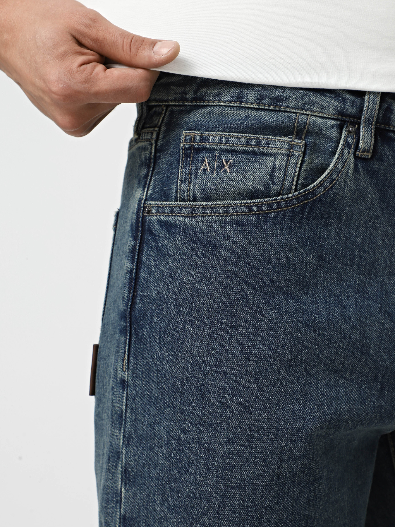 Прямі джинси Armani Exchange модель XM000049-AF14870-MB001 Фото