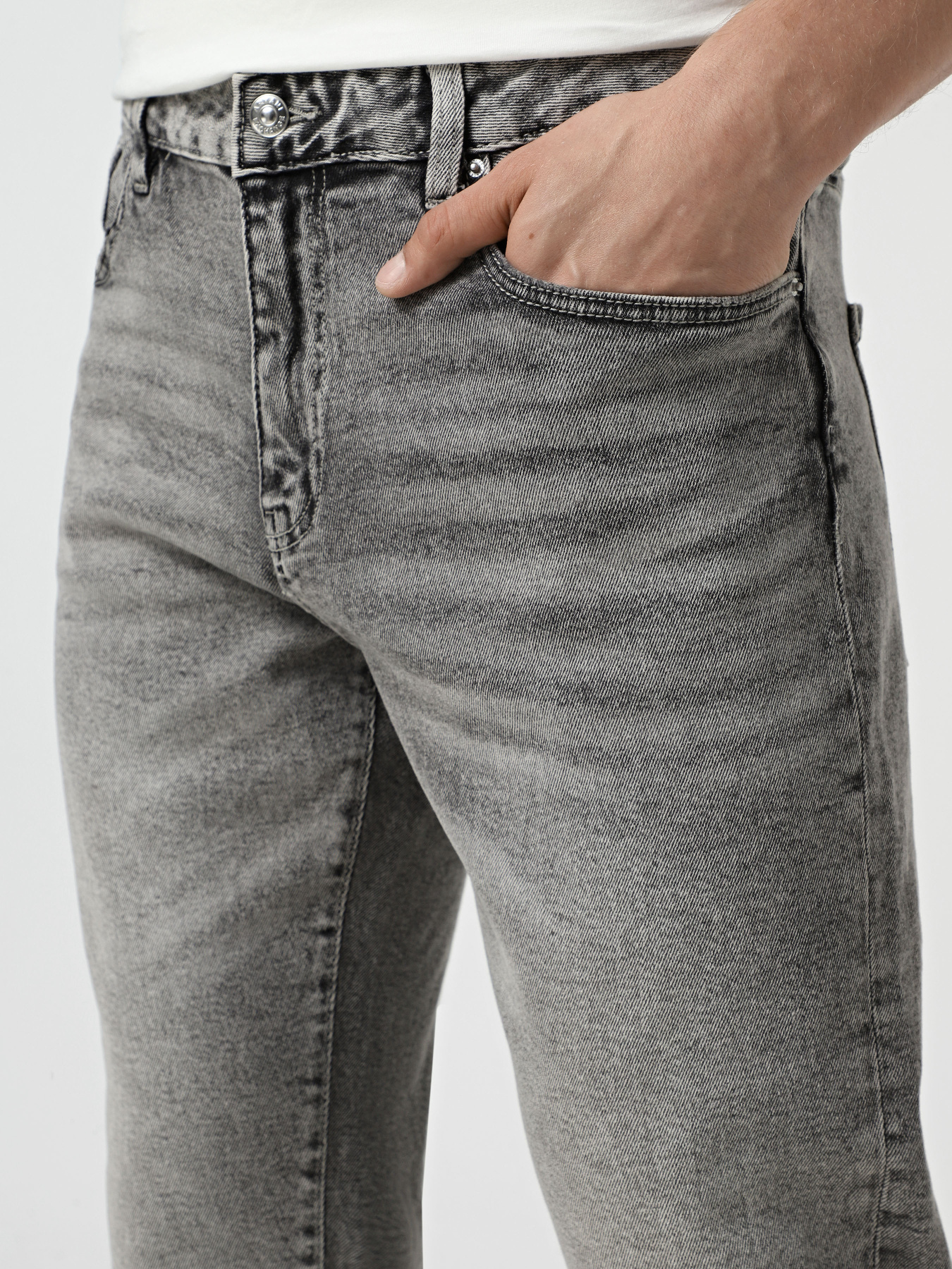 Прямые джинсы Armani Exchange модель XM000069-AF18823-M8088 Фото