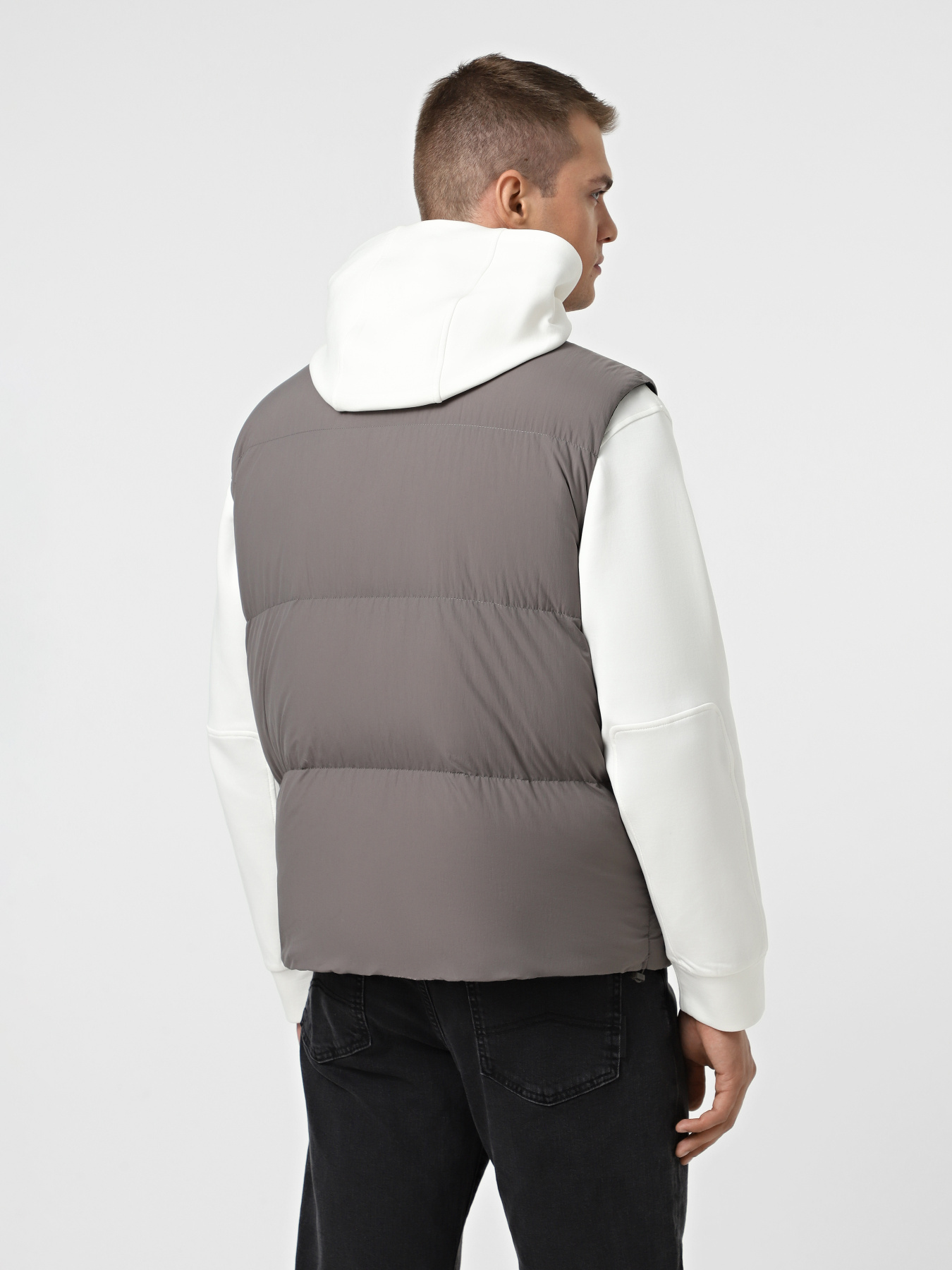 Утеплений жилет Armani Exchange модель XM001100-AF16340-U8092 Утеплений жилет Armani Exchange модель XM001100-AF16340-U8092 Фото