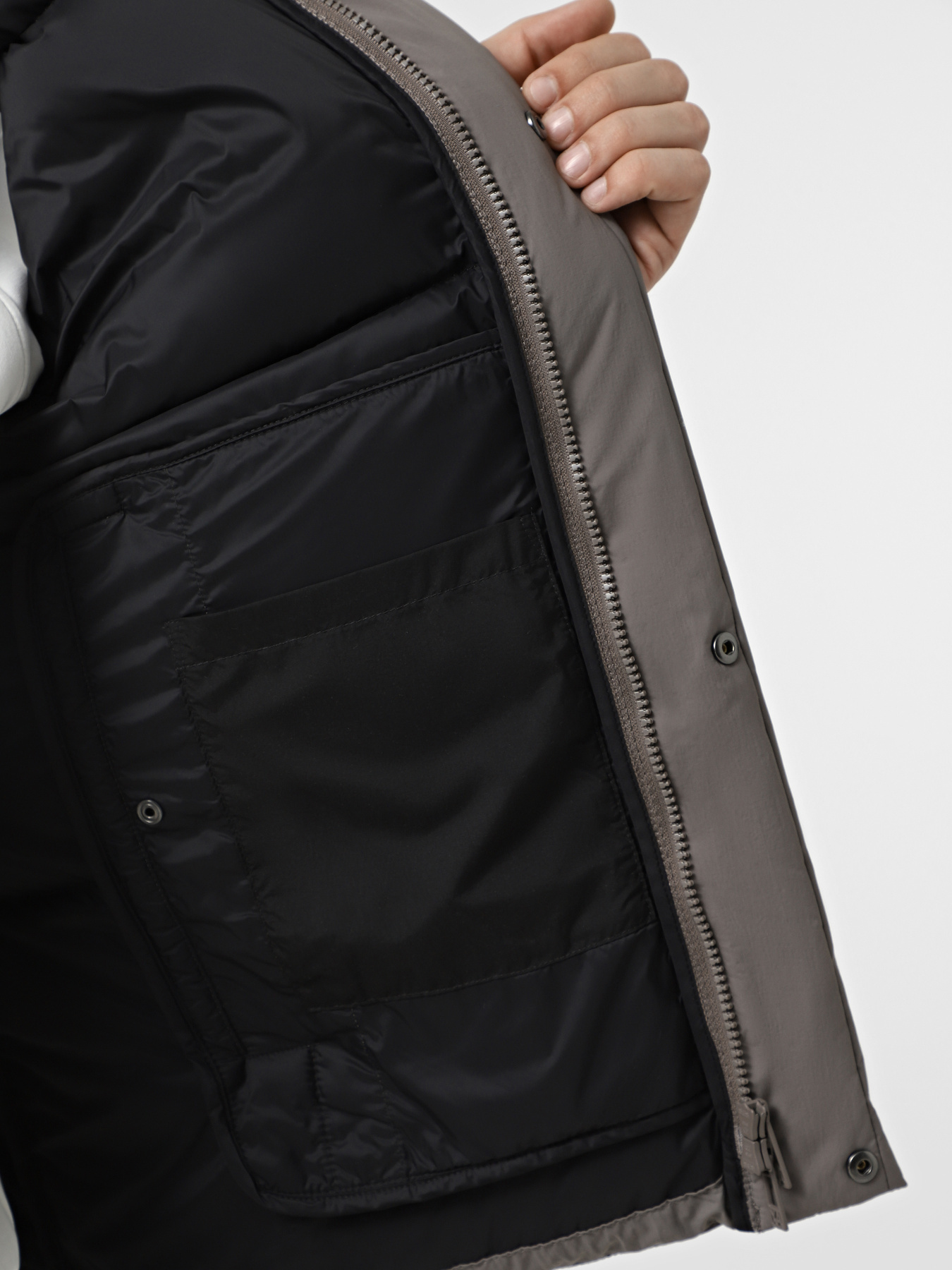 Утеплений жилет Armani Exchange модель XM001100-AF16340-U8092 Утеплений жилет Armani Exchange модель XM001100-AF16340-U8092 Фото