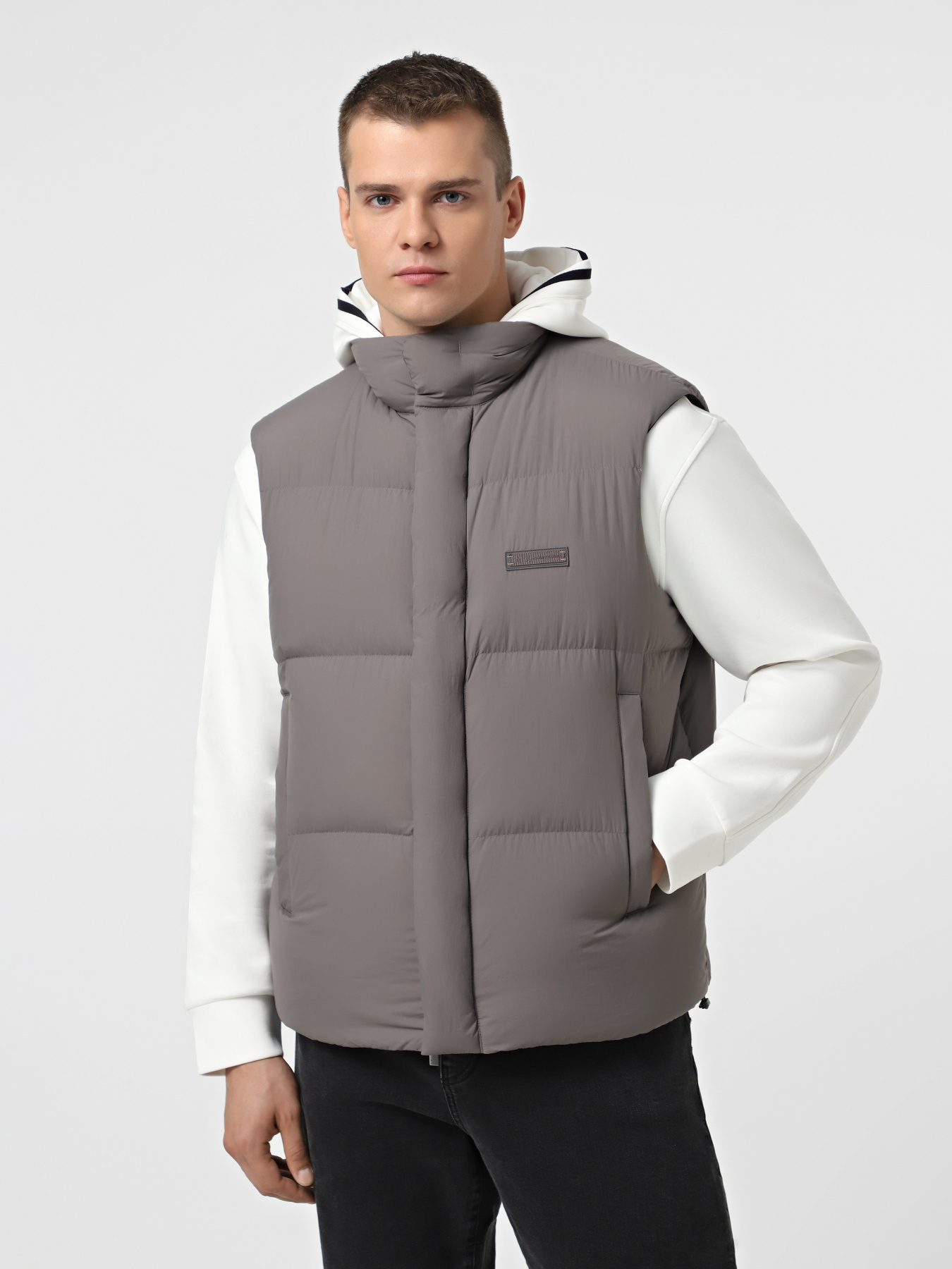 Утеплений жилет Armani Exchange модель XM001100-AF16340-U8092 Утеплений жилет Armani Exchange модель XM001100-AF16340-U8092 Фото