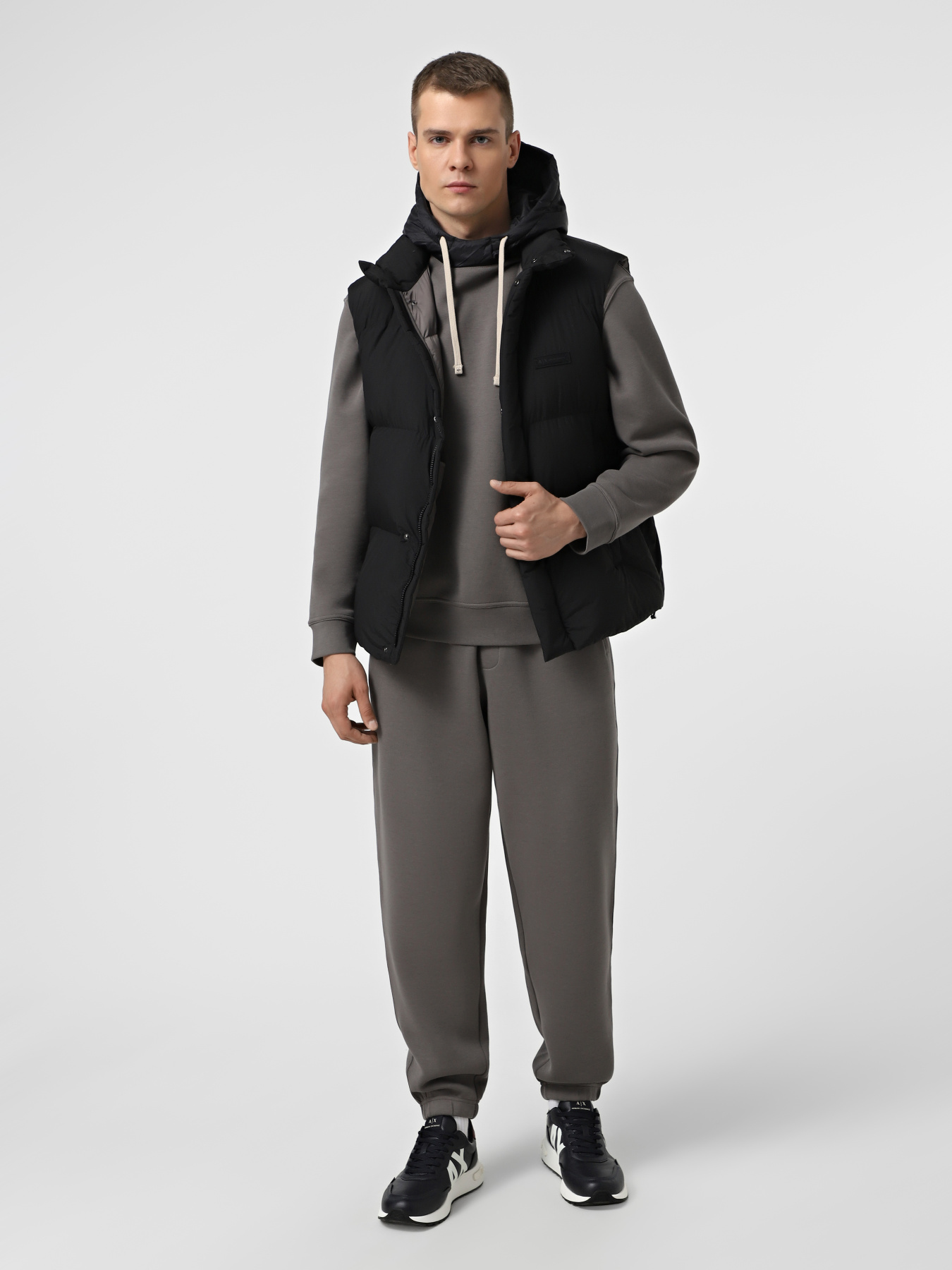 Жилет Armani Exchange модель XM001100-AF16340-UC001 Фото