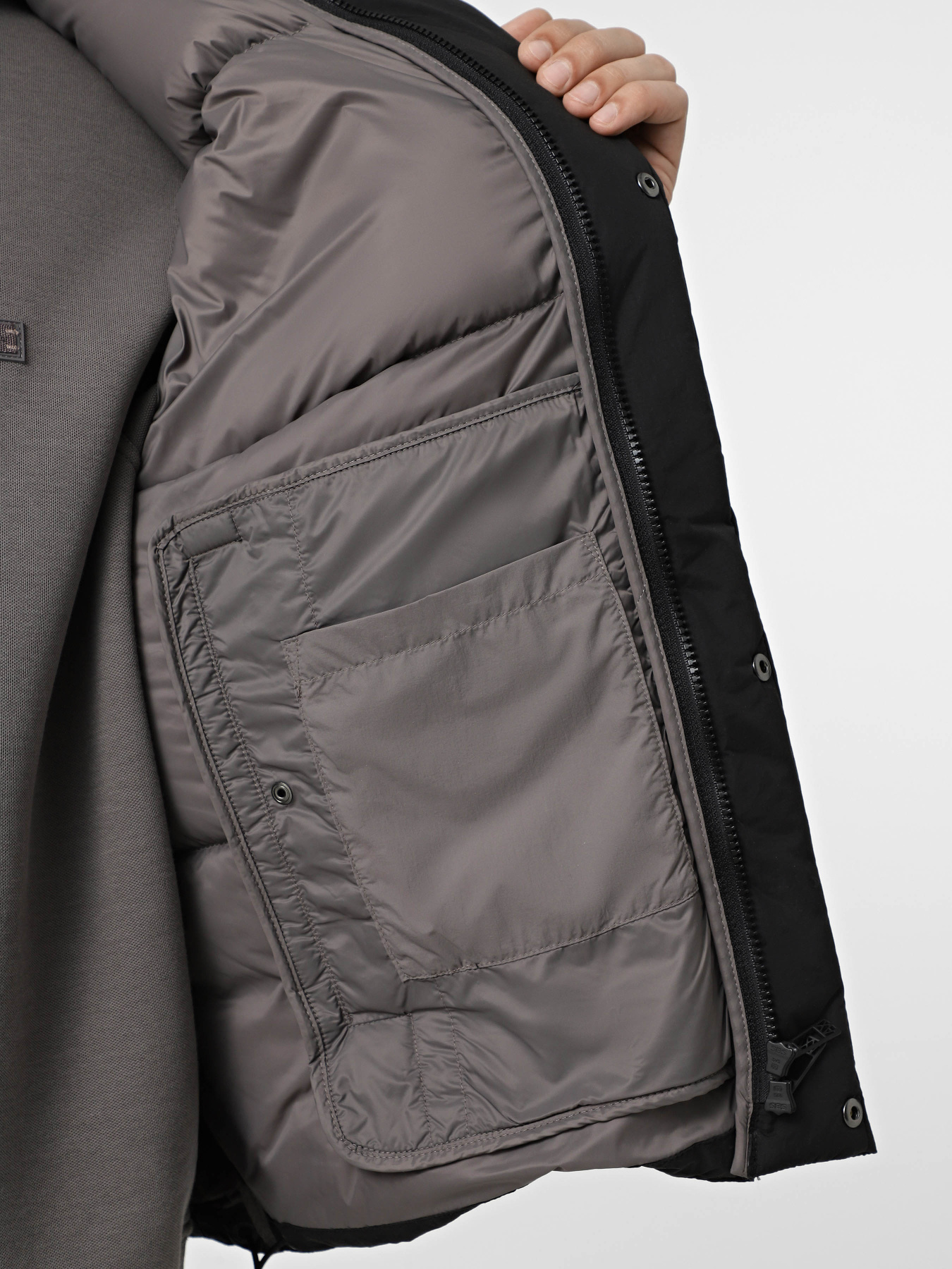 Утеплений жилет Armani Exchange модель XM001100-AF16340-UC001 Фото