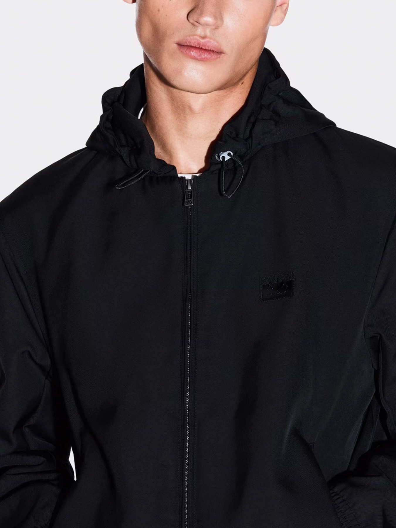 Демісезонна куртка Armani Exchange Модель XM001102-AF16672-UC001 Фото