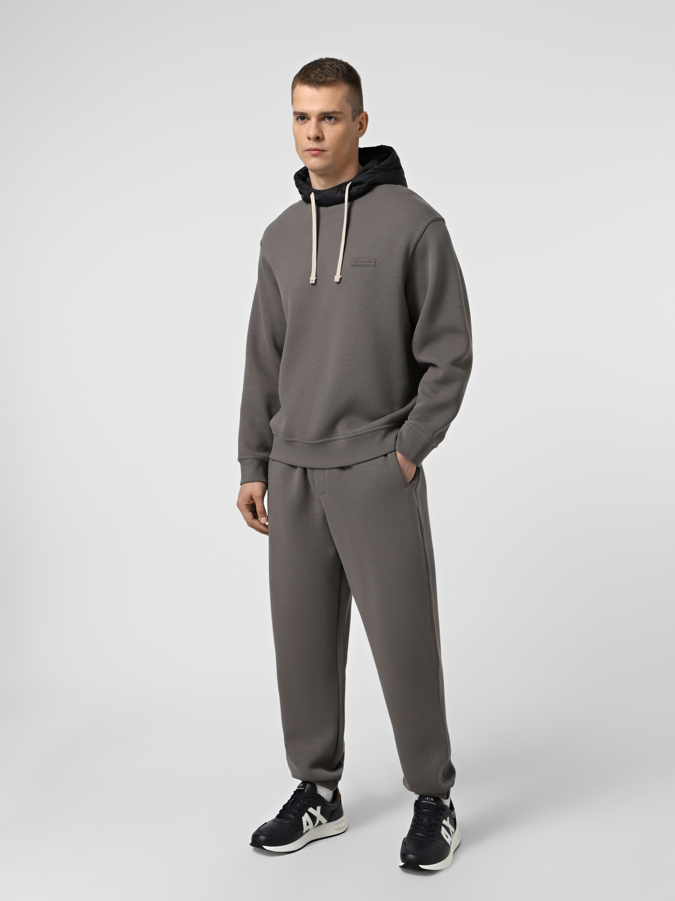 Штаны спортивные Armani Exchange модель XM001347-AF16222-U8092 Фото