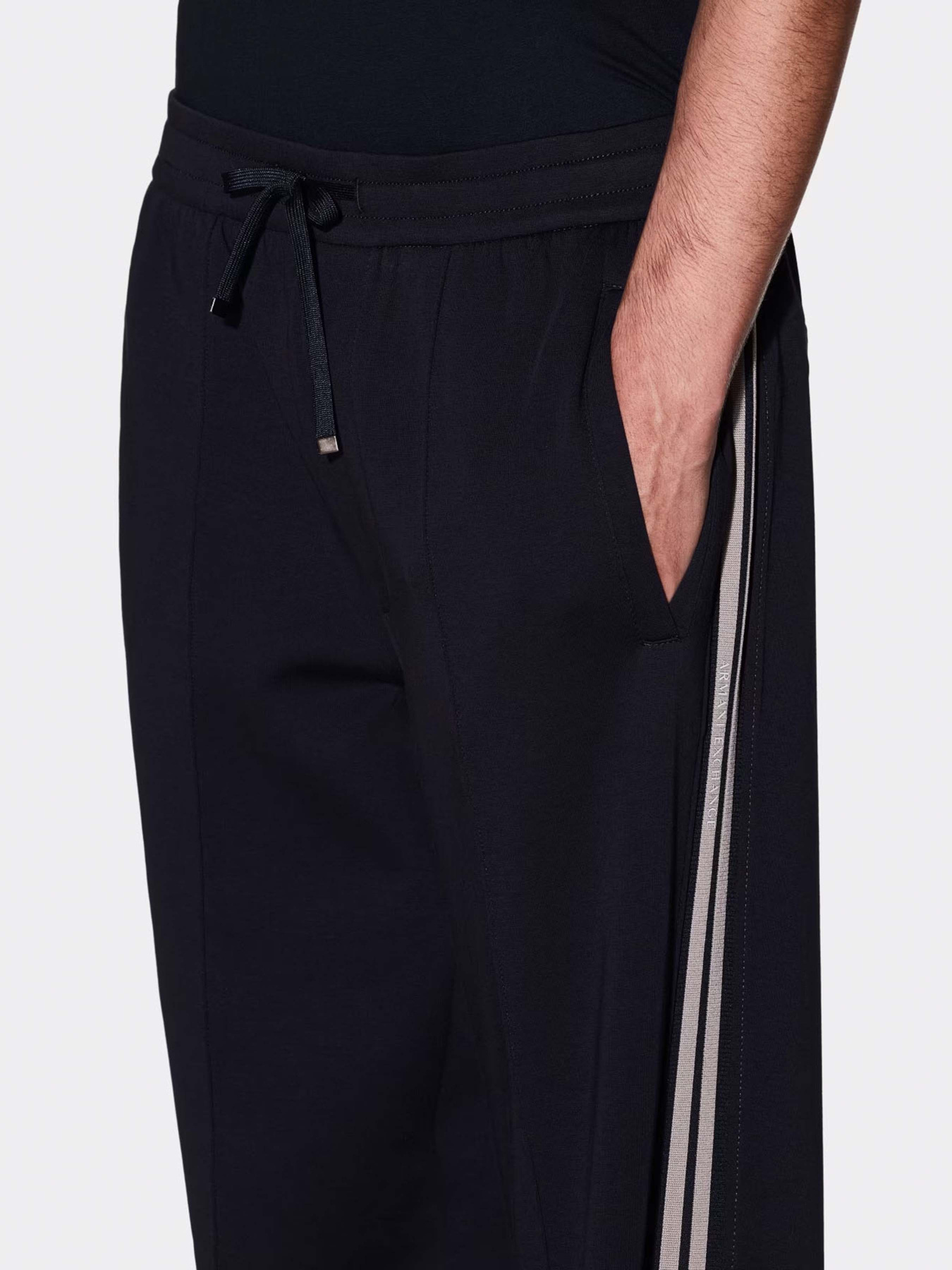 Штани спортивні Armani Exchange модель XM001362-AF10818-UB101 Фото