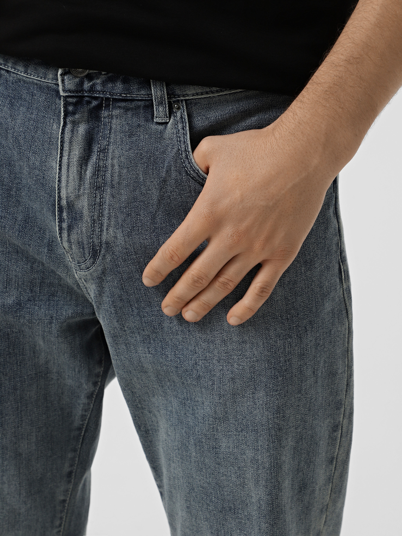 Прямые джинсы Armani Exchange модель XM000049-AF17049-MB001 Фото