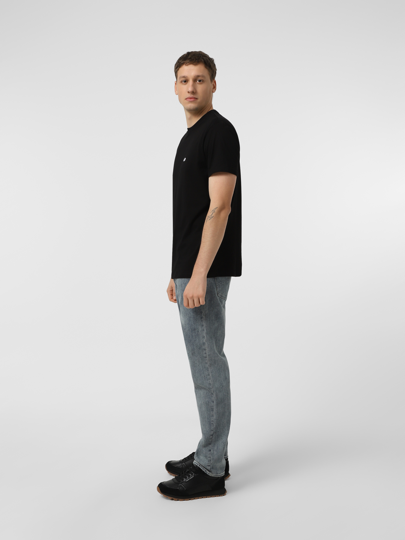 Прямые джинсы Armani Exchange модель XM000049-AF17049-MB001 Фото