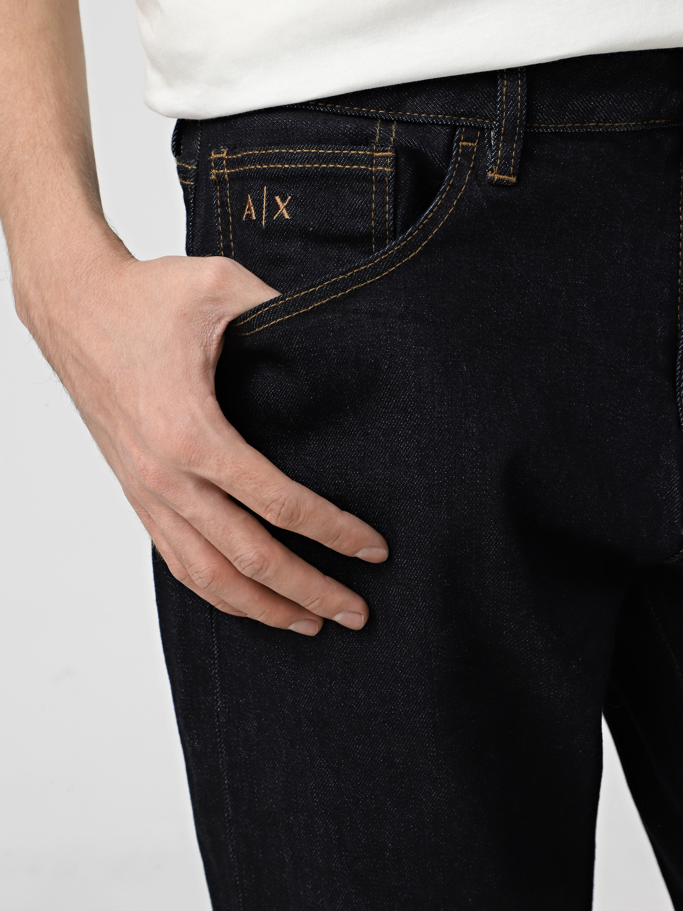 Прямі джинси Armani Exchange модель XM000069-AF14264-MB001 Прямі джинси Armani Exchange модель XM000069-AF14264-MB001 Фото