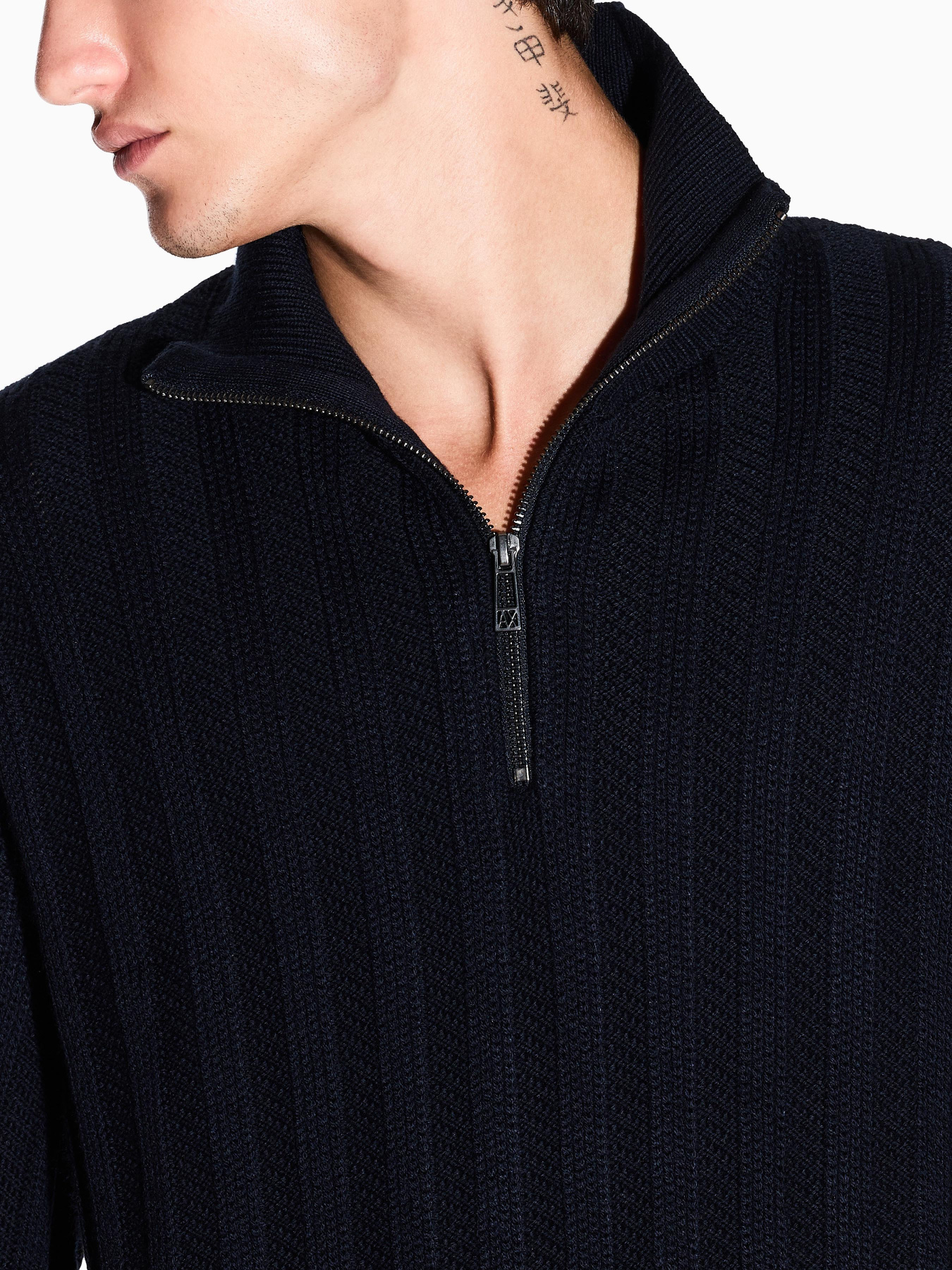 Джемпер Armani Exchange модель XM001332-AF13776-UB101 Фото