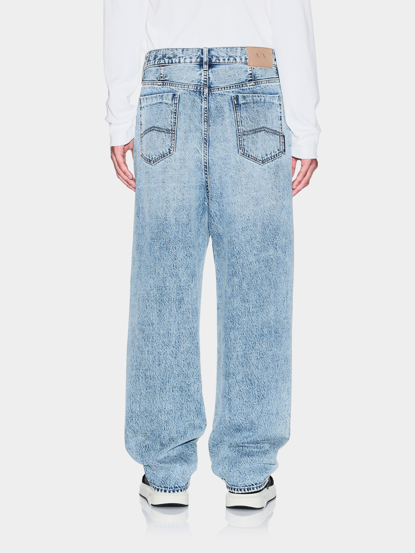 Широкие джинсы Armani Exchange модель XM001156-AF21930-MB001 Фото