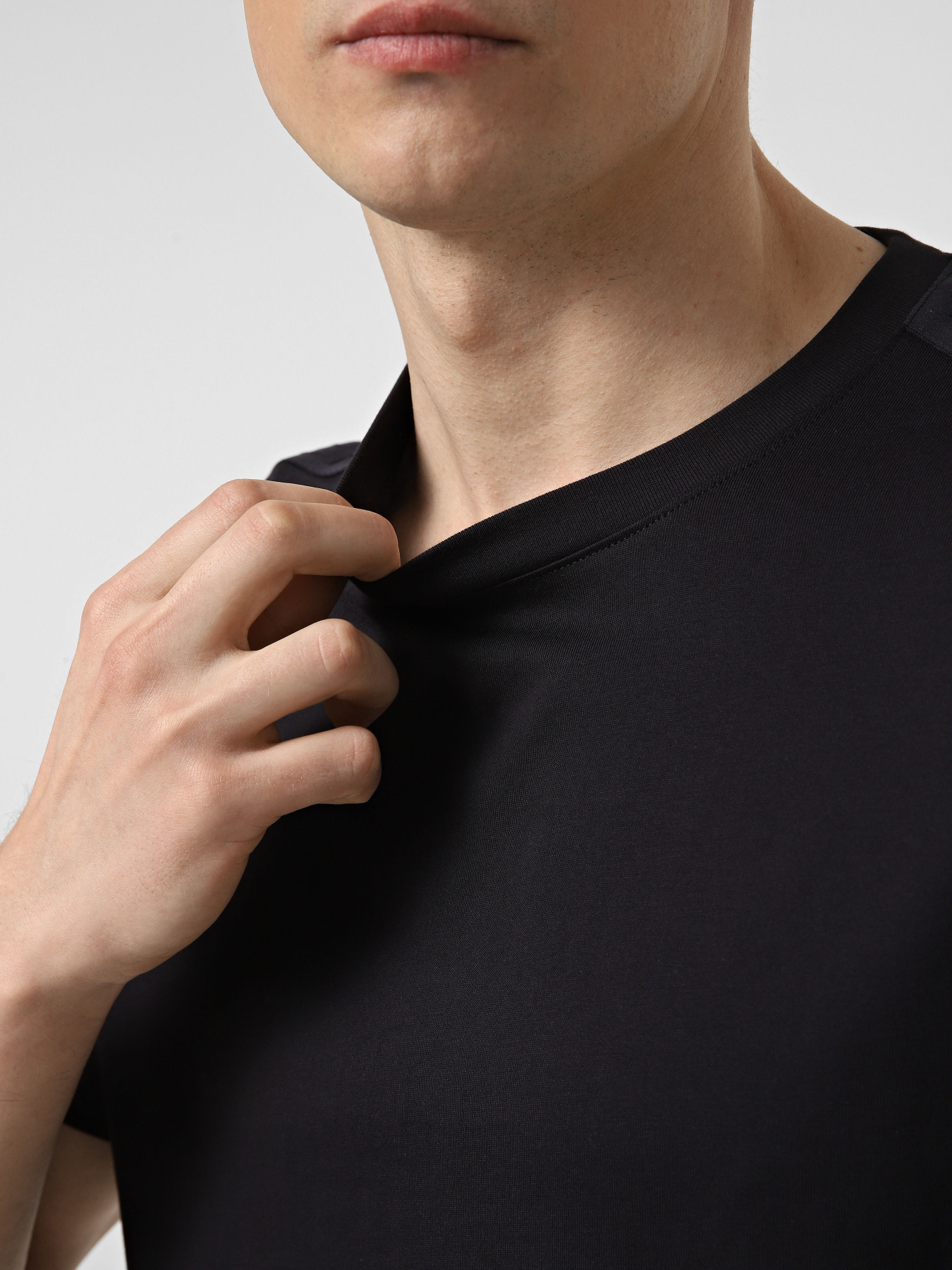 Футболка Armani Exchange модель XM001283-AF10361-UB101 Футболка Armani Exchange модель XM001283-AF10361-UB101 Фото