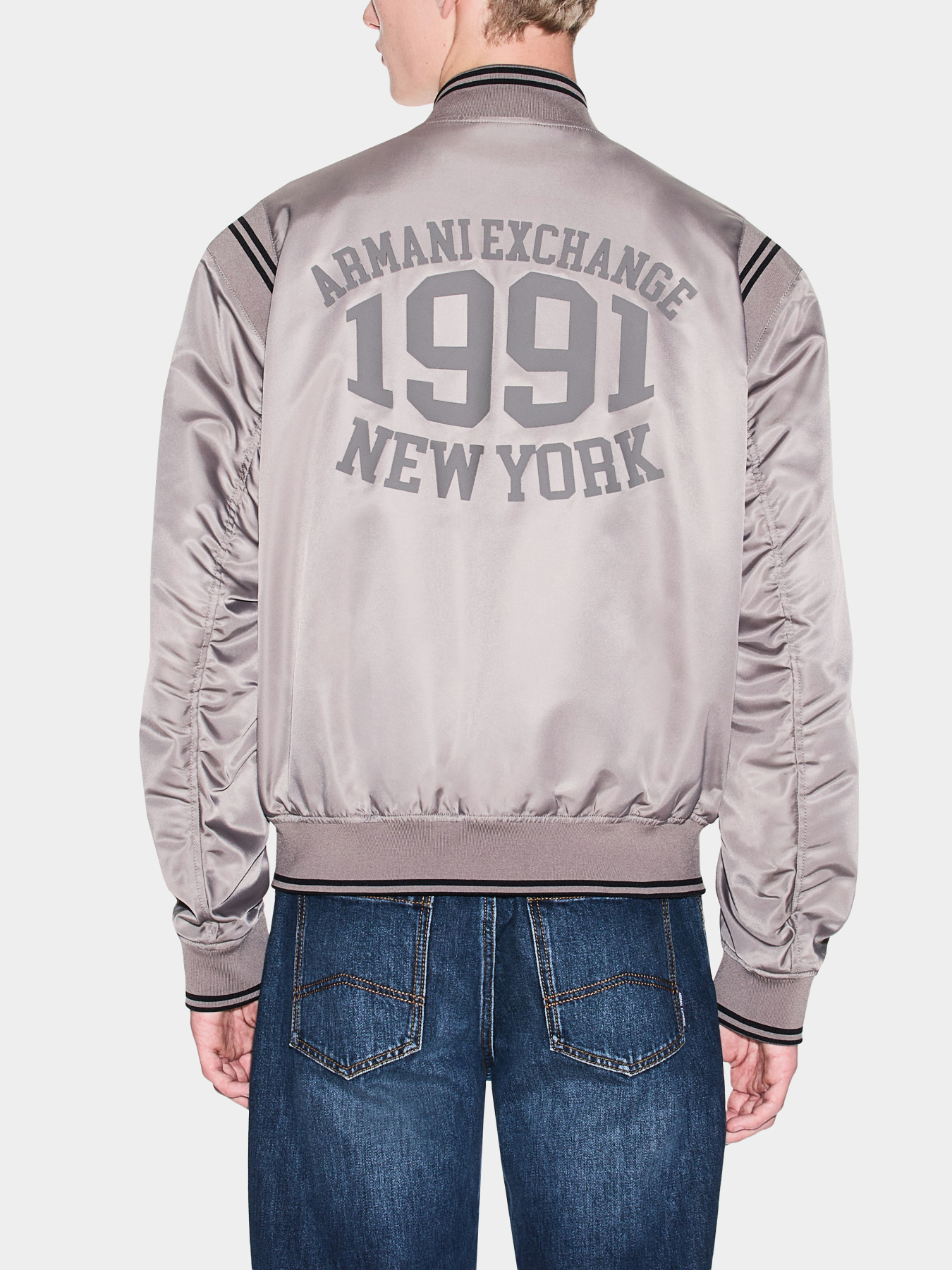 Бомбер Armani Exchange модель XM002017-AF19828-U6107 Фото