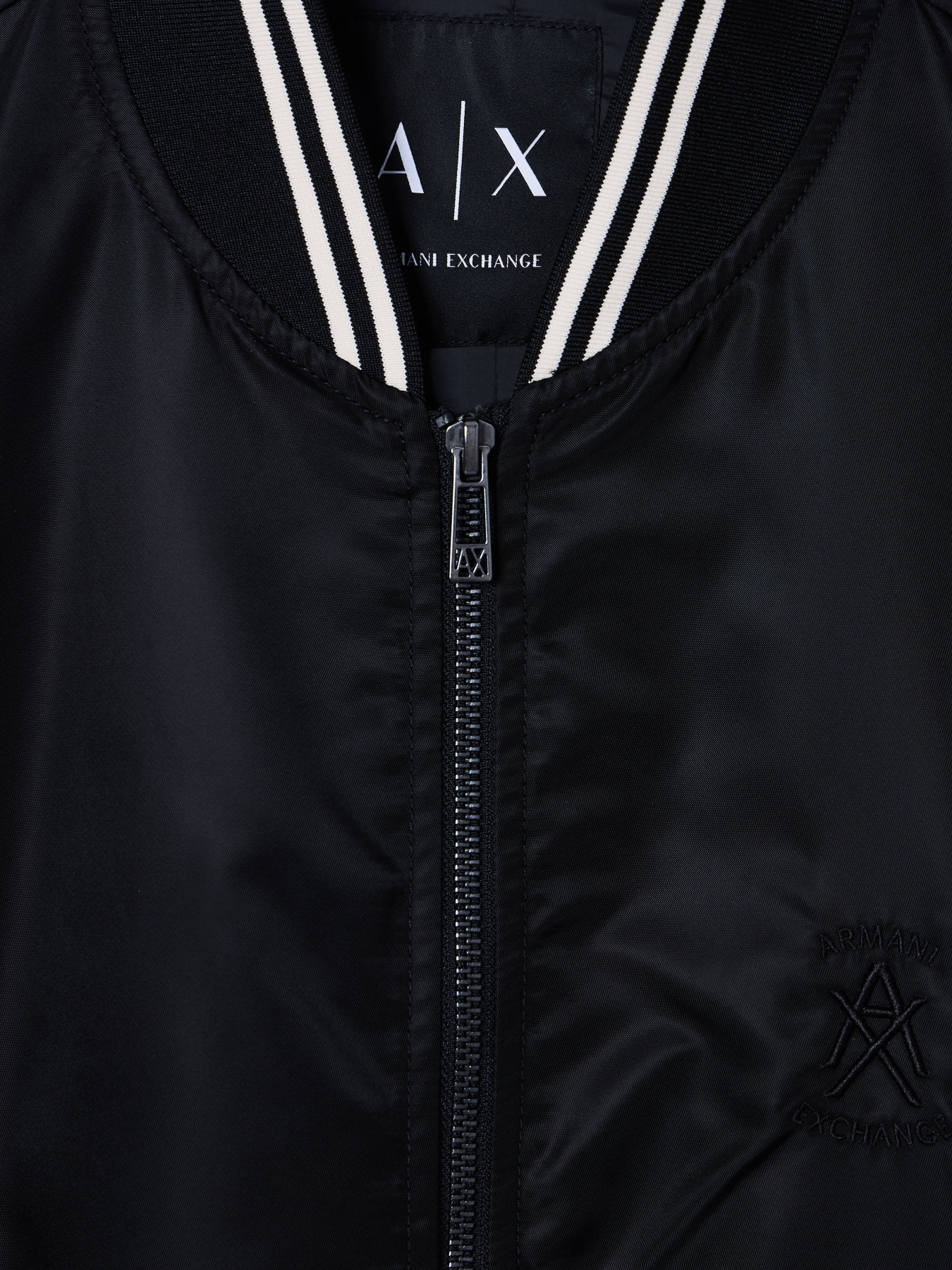 Armani Exchange модель XM002017-AF19828-UC001 Фото