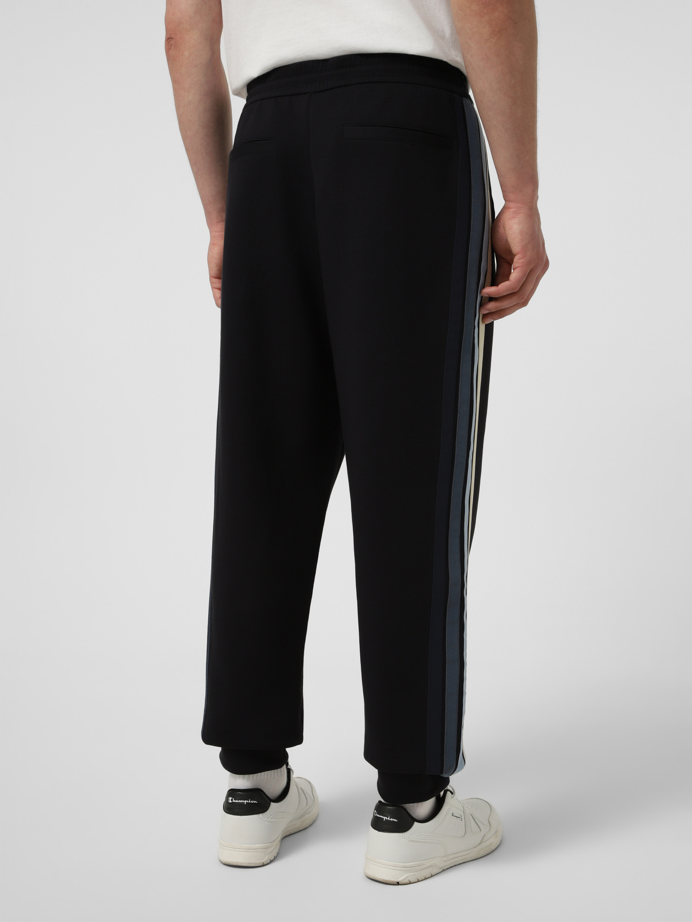 Armani Exchange XM002324-AF10818-UB101 модель XM002324-AF10818-UB101 Фото