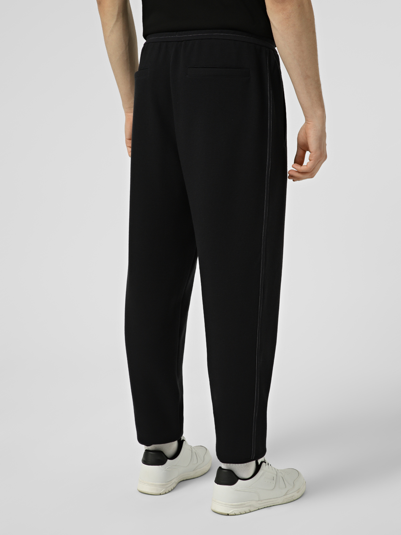 Armani Exchange модель XM002328-AF21870-UB101 Фото