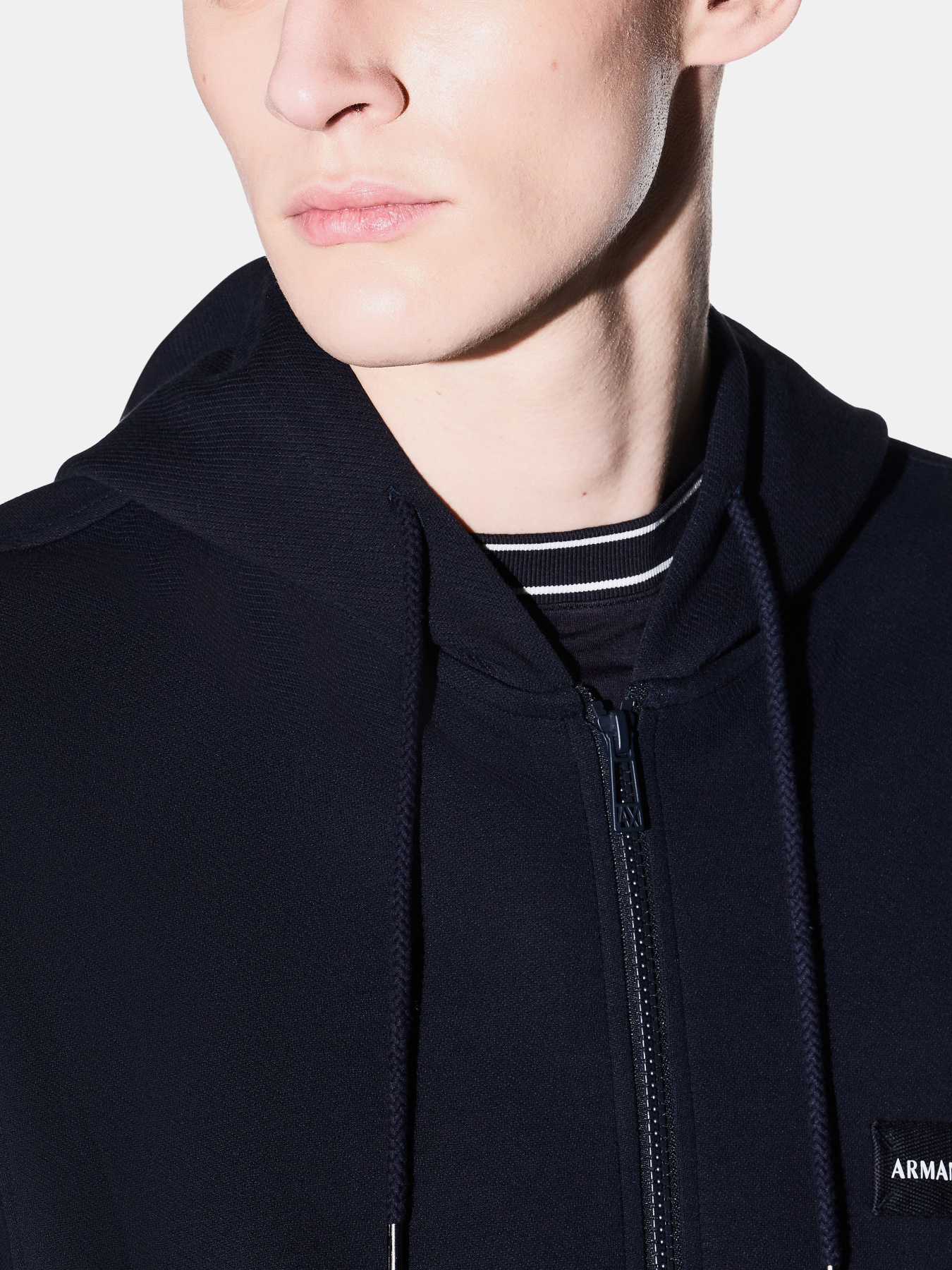 Кофта Armani Exchange модель XM002352-AF21869-UB101 Фото