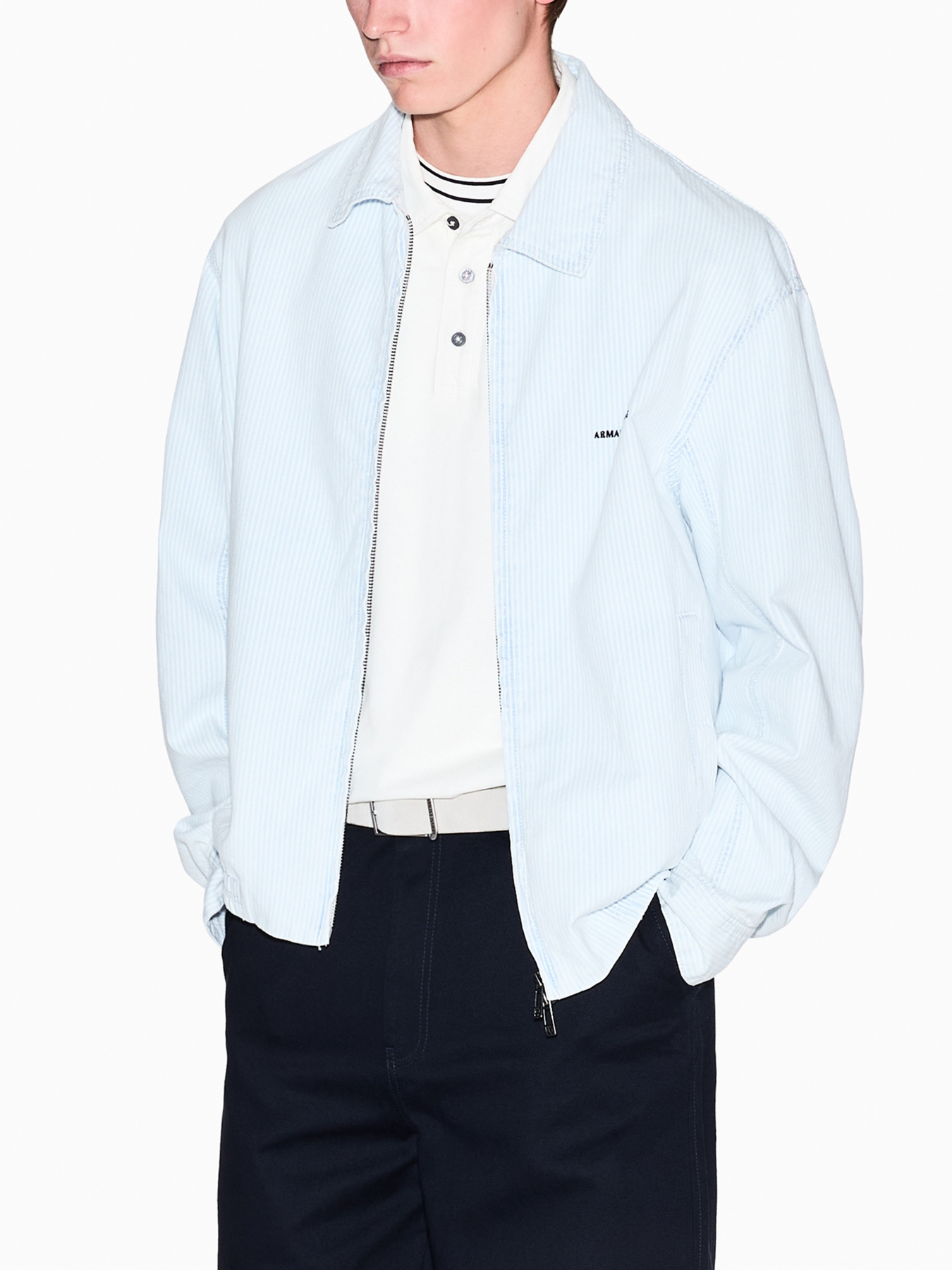 Куртки и дубленки Armani Exchange модель XM002123-AF22401-FB380 Фото