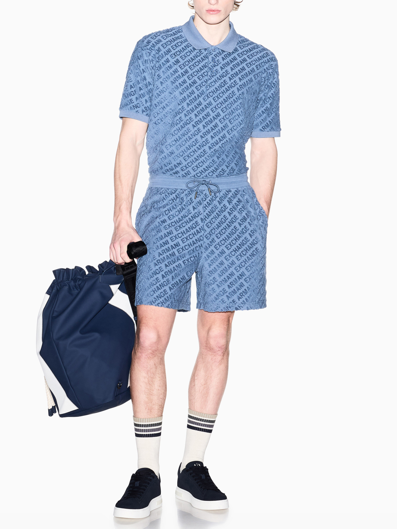 Шорты Armani Exchange модель XM002348-AF21860-U9302 Фото