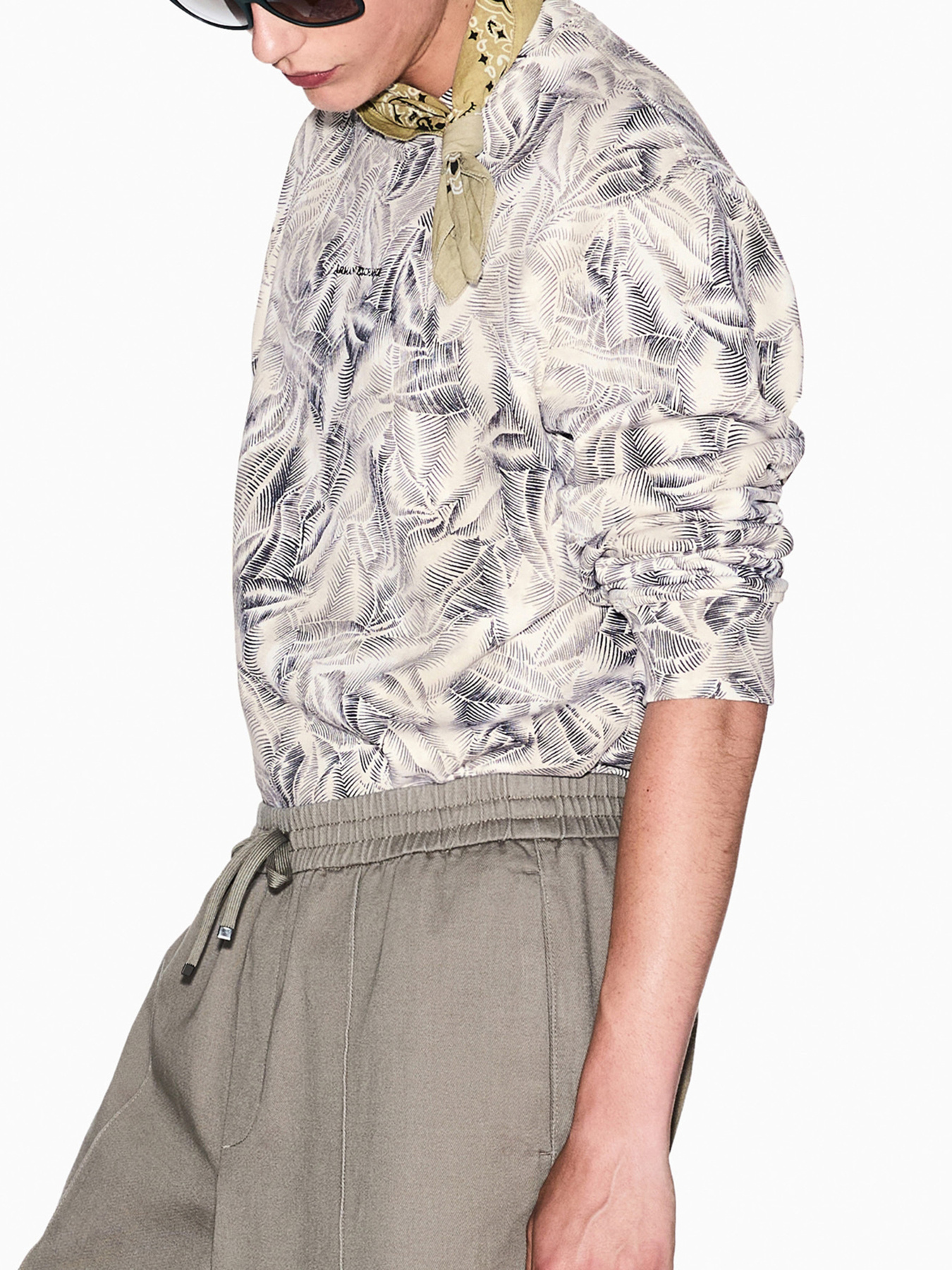 Худи и свитшоты Armani Exchange модель XM002381-AF24635-F1146 Фото