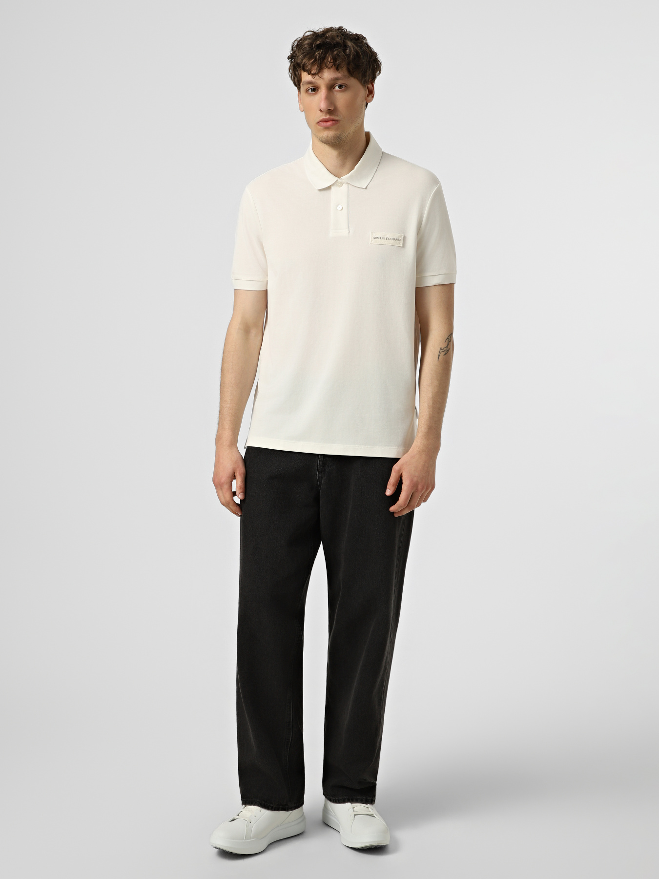 Футболки і поло Armani Exchange модель XM002390-AF13026-U1074 Фото
