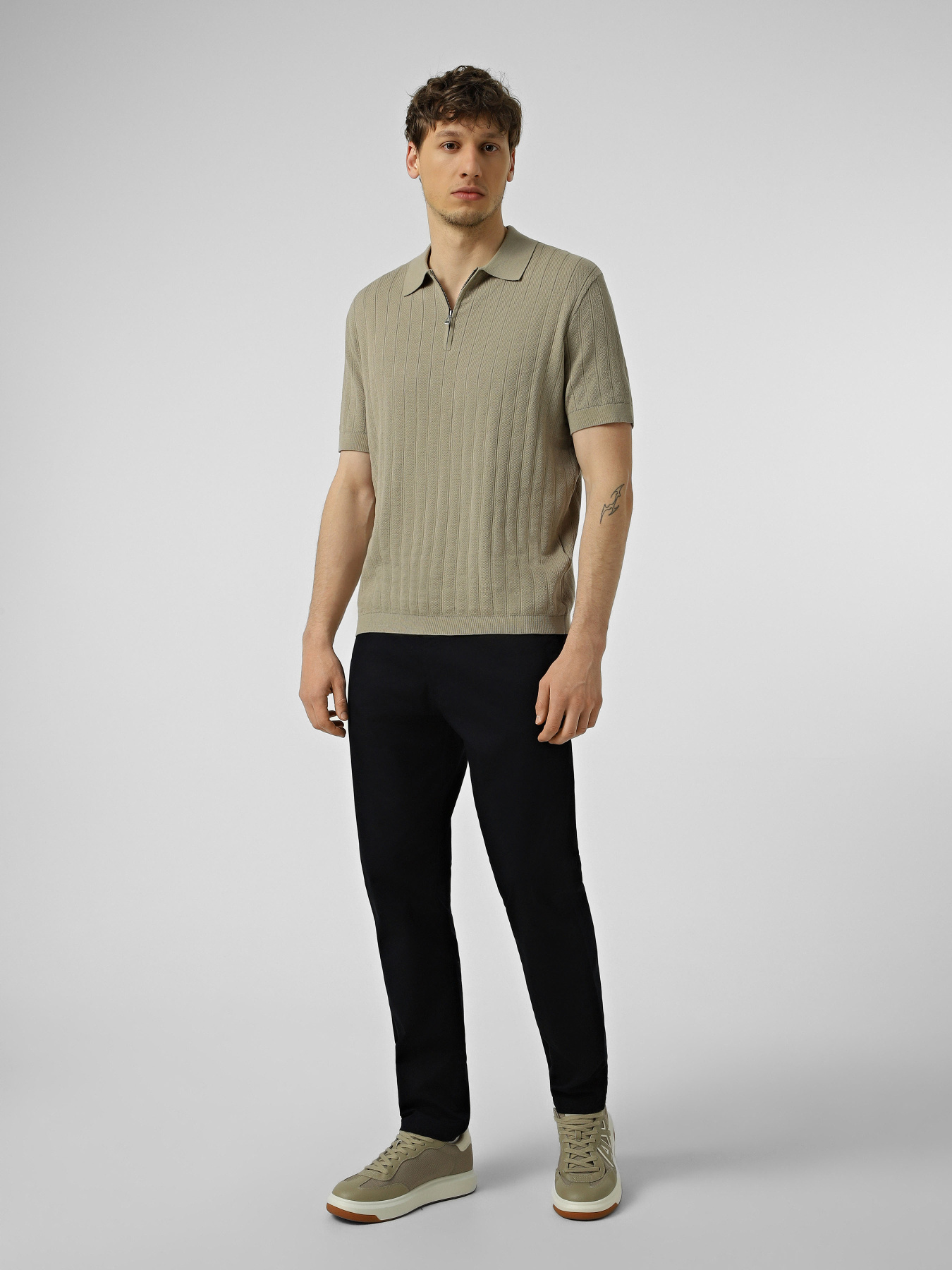 Футболки и поло Armani Exchange модель XM002438-AF22249-U6229 Фото