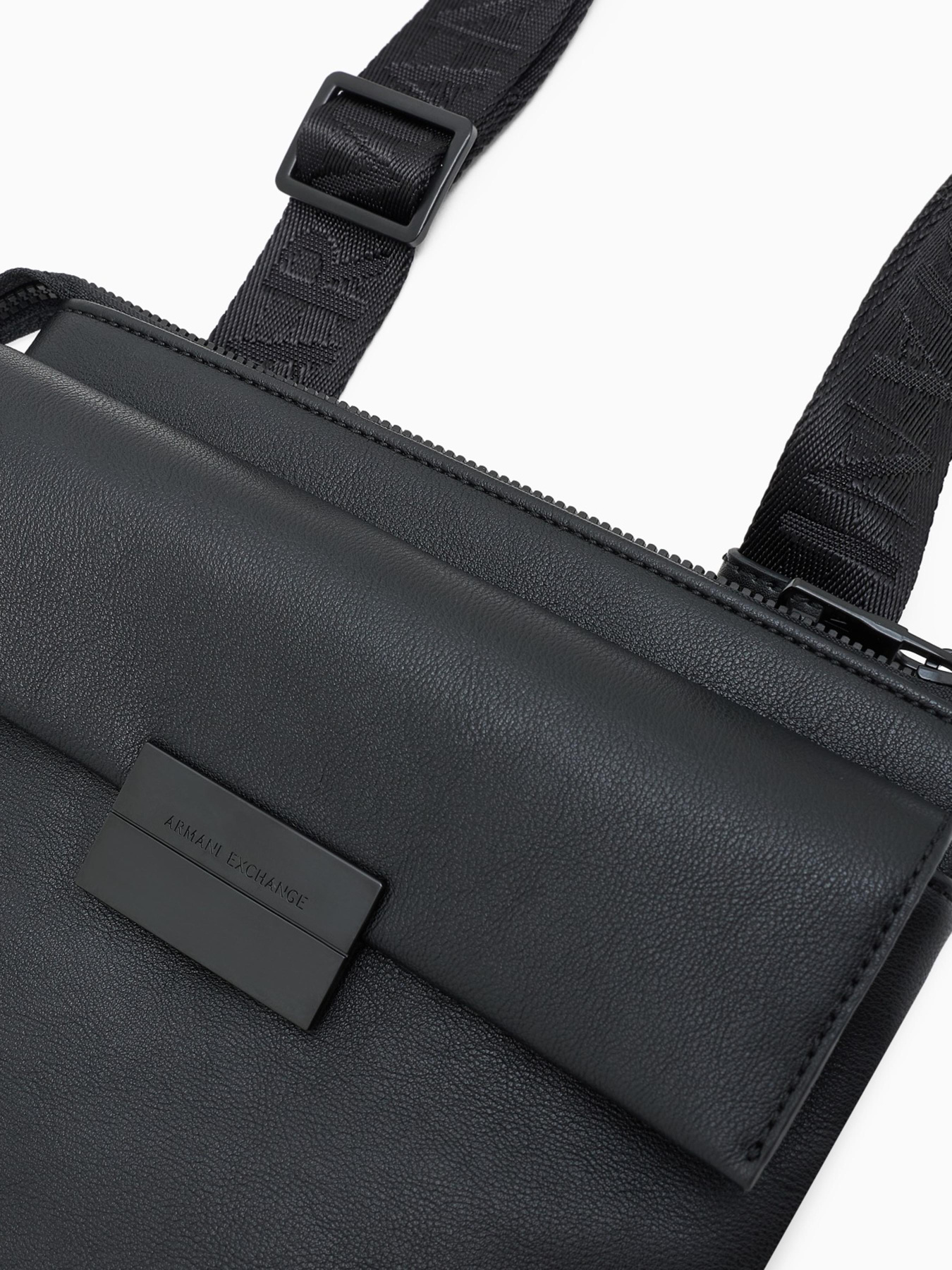 Сумка Armani Exchange модель XM001615-AF17209-UC001 Фото