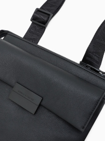 Сумка Armani Exchange модель XM001615-AF17209-UC001 Сумка Armani Exchange модель XM001615-AF17209-UC001 Фото