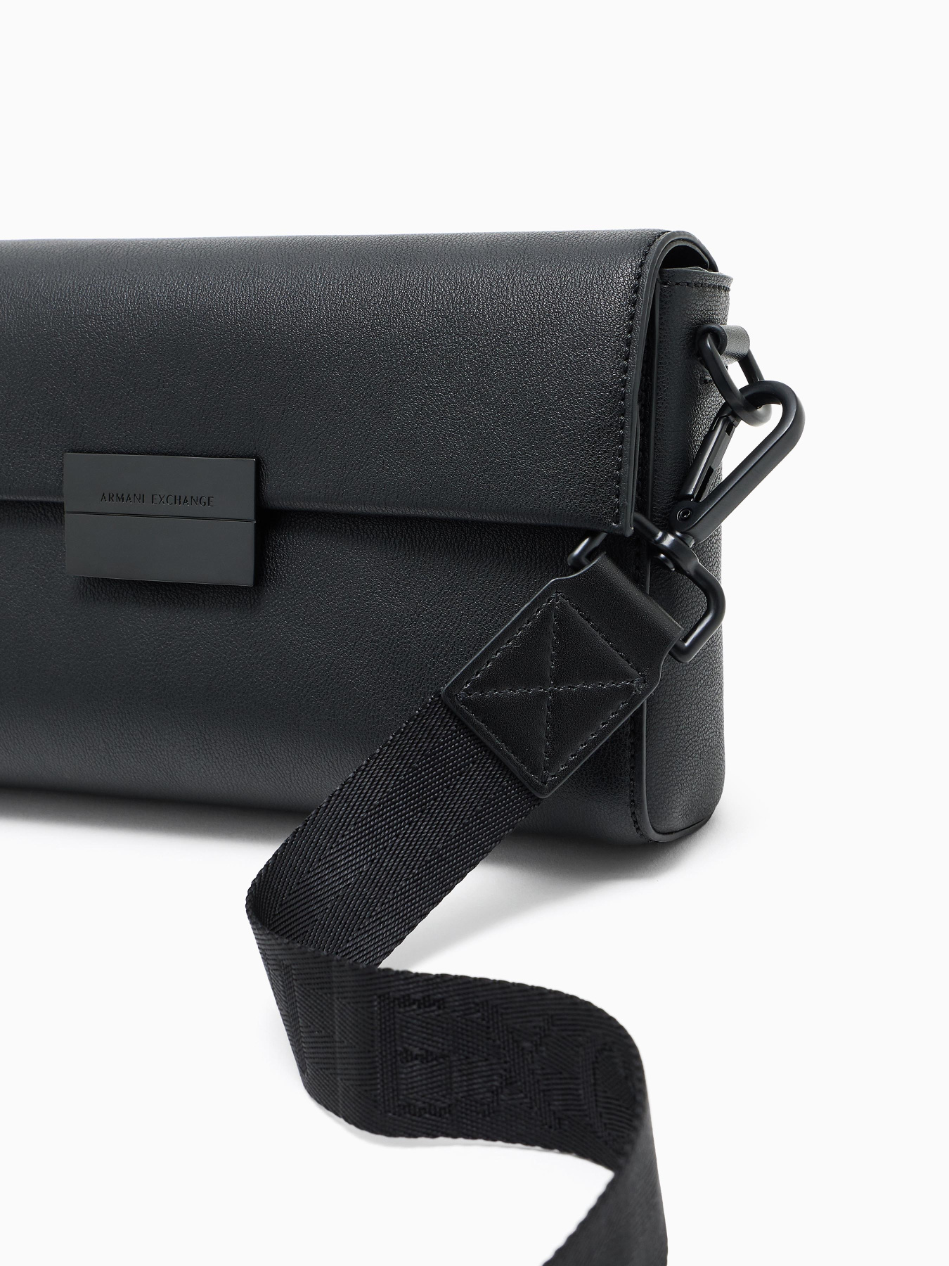 Сумка Armani Exchange модель XM001643-AF17209-UC001 Фото