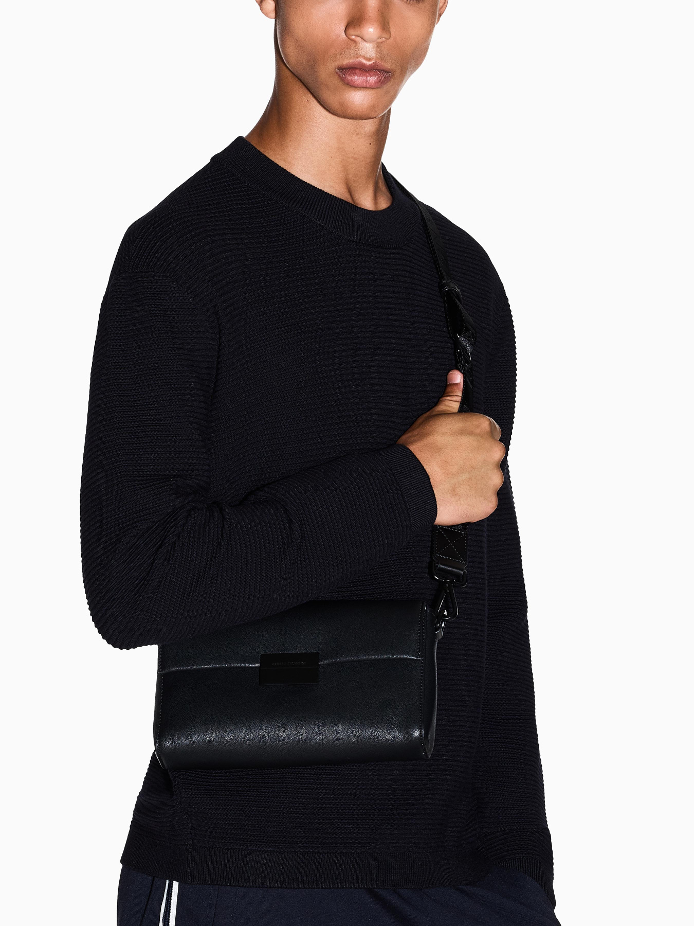 Сумка Armani Exchange модель XM001643-AF17209-UC001 Фото