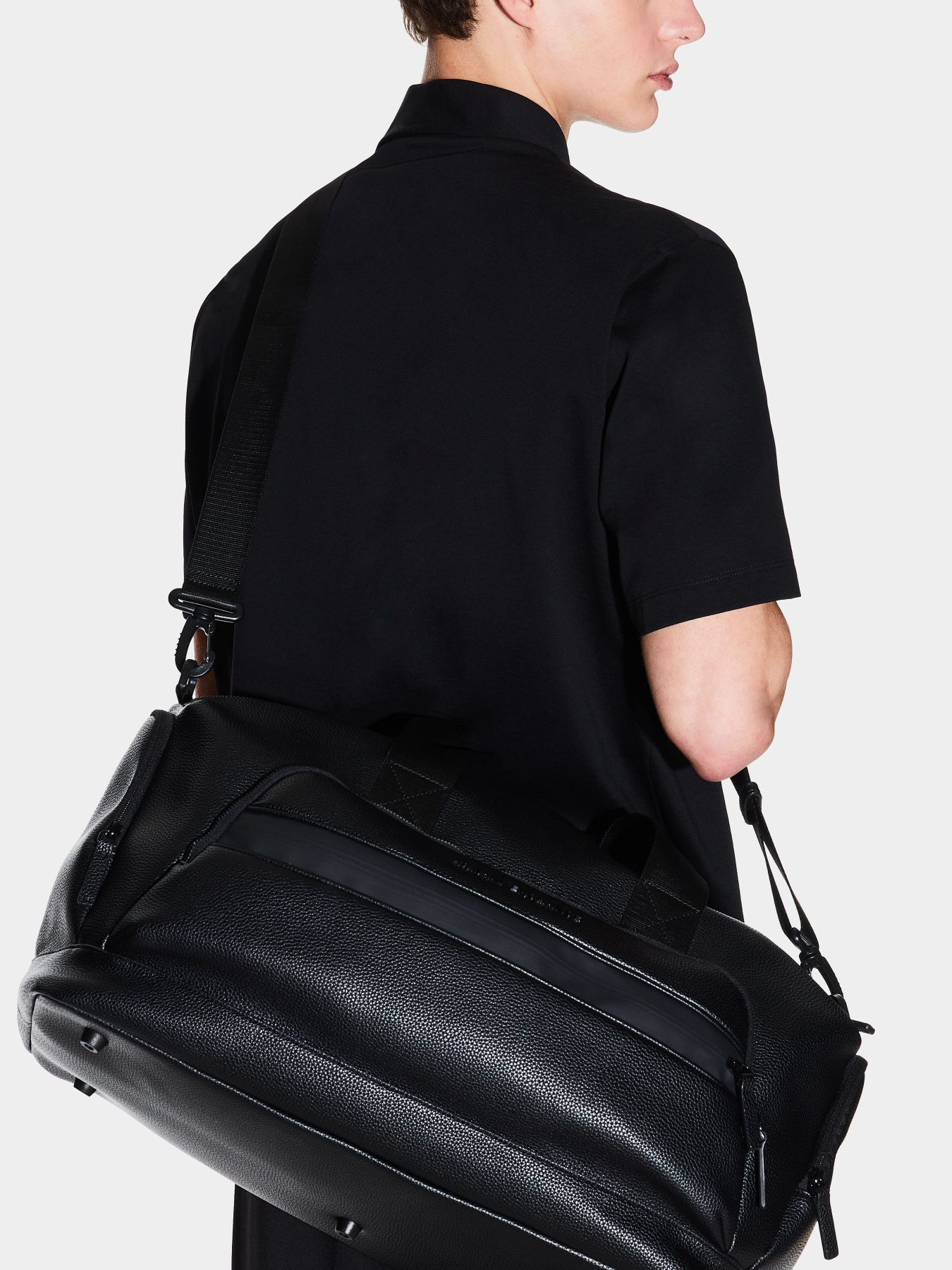 Armani Exchange модель XM002031-AF19929-UC001 Фото