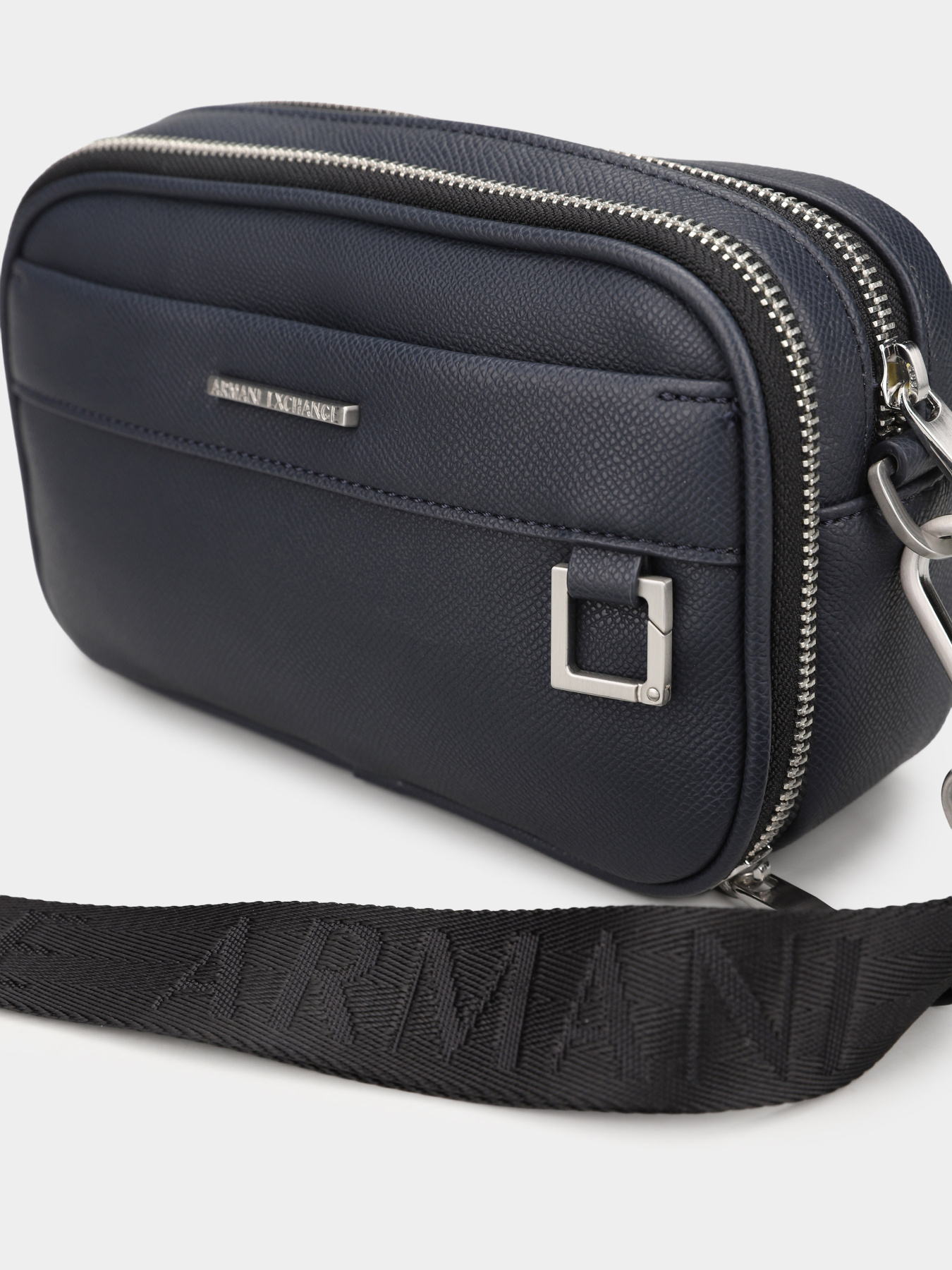 Кросс-боди Armani Exchange модель XM002038-AF19931-UB100 Фото