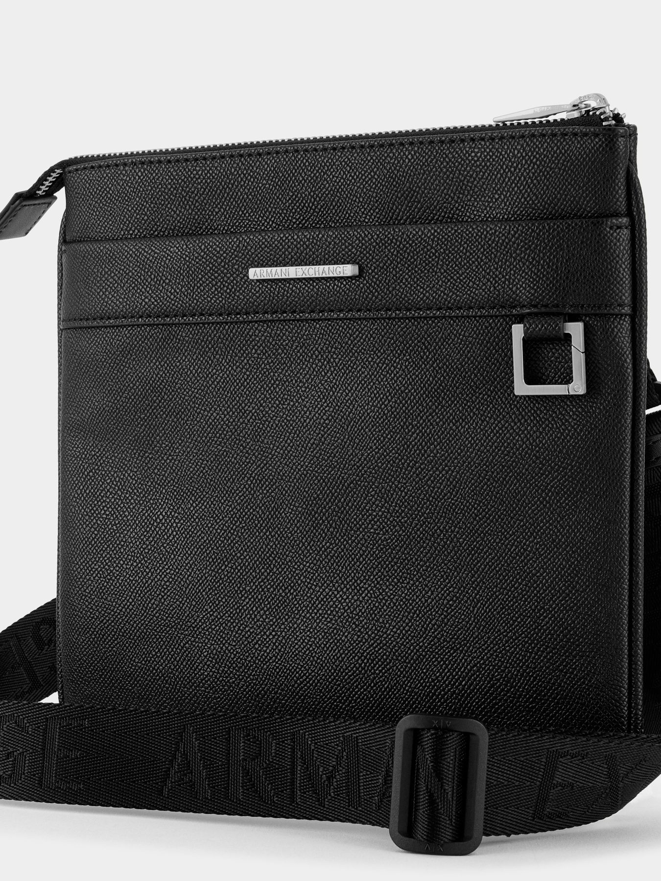 Armani Exchange модель XM002039-AF19931-UC001 Фото