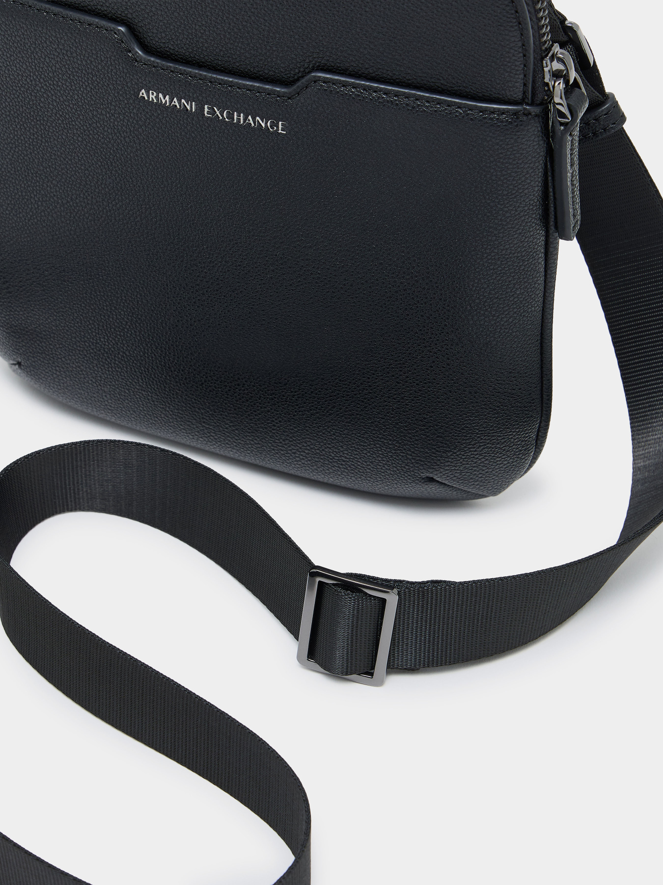 Мессенджер Armani Exchange модель XM002586-AF22651-UC001 Фото