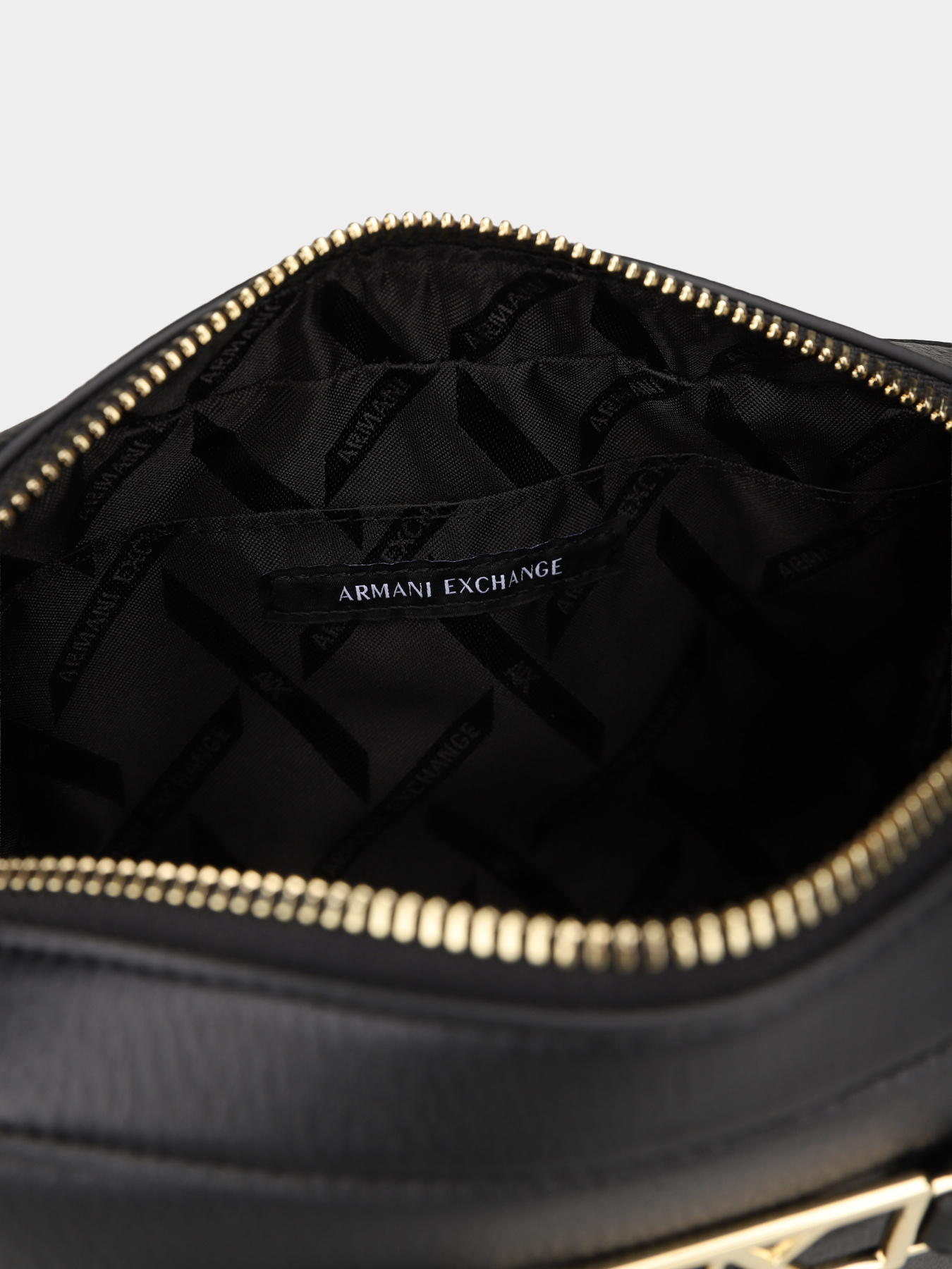 Кросс-боди Armani Exchange модель XW002612-AF15632-UC010 Фото