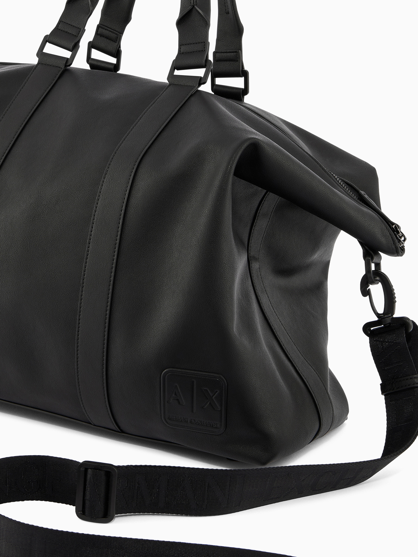 Дорожные сумки и чемоданы Armani Exchange модель XM002603-AF22653-MC105 Фото