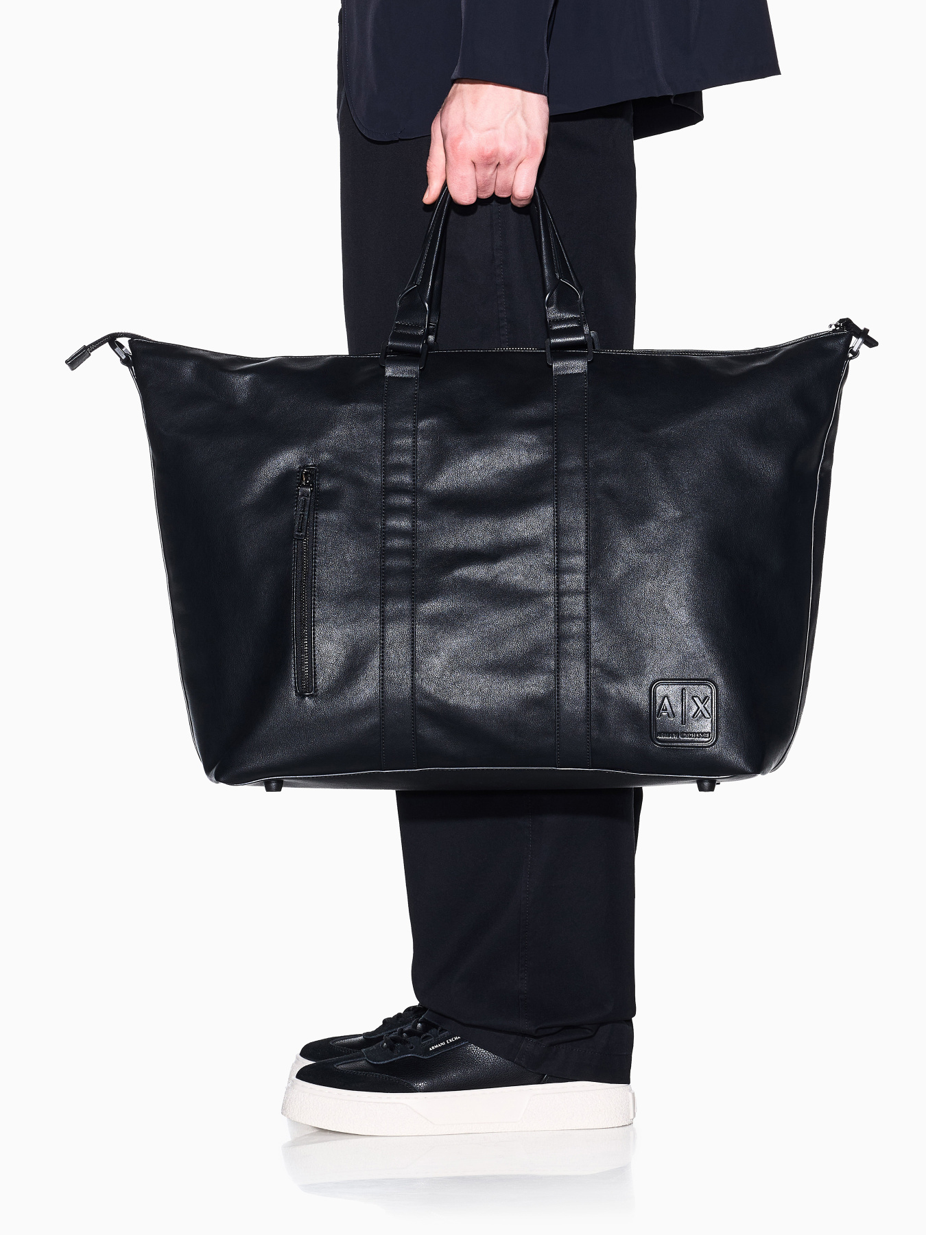 Дорожные сумки и чемоданы Armani Exchange модель XM002603-AF22653-MC105 Фото