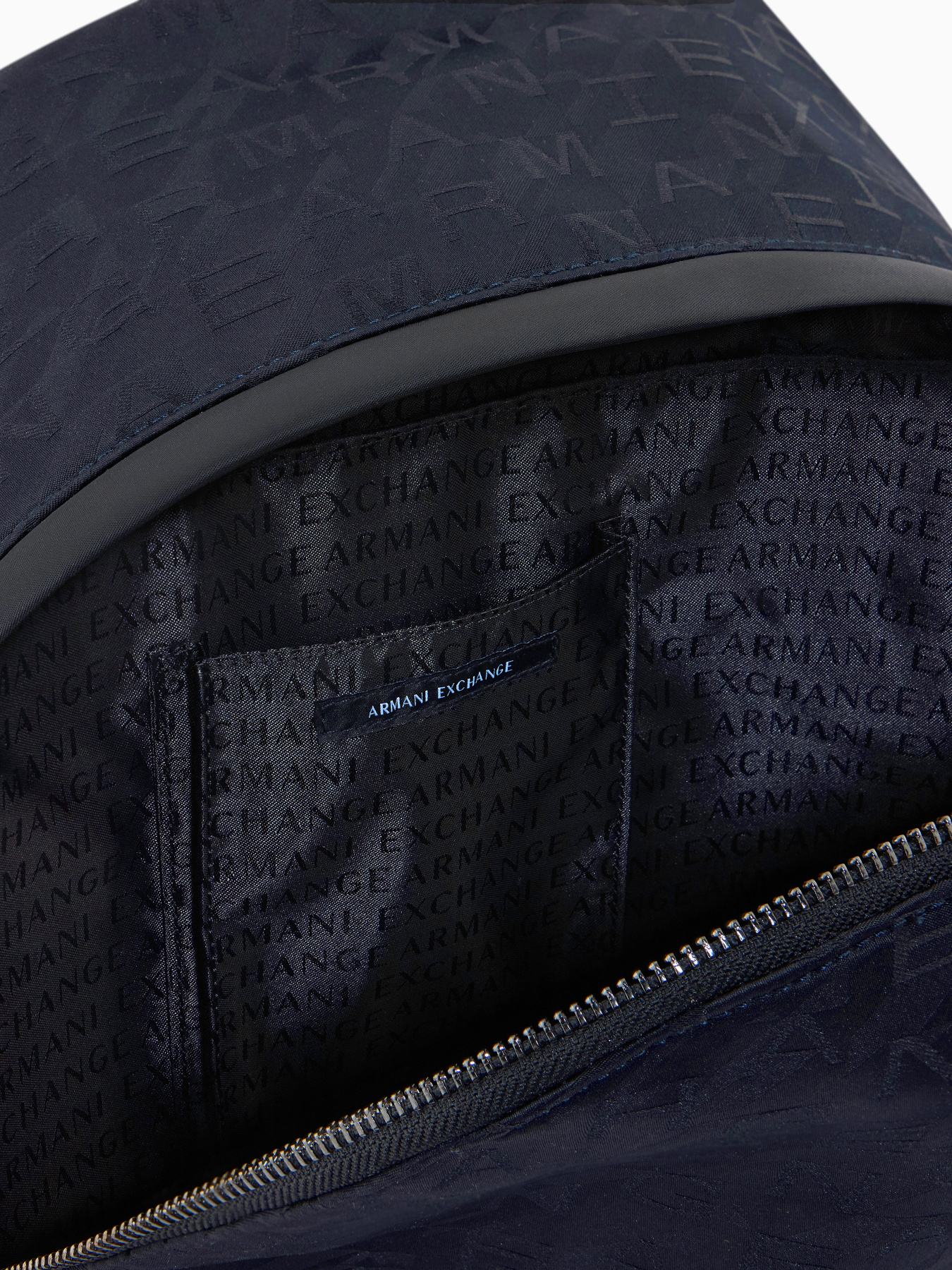 Повсякденний рюкзак Armani Exchange модель XM002614-AF22826-UB101 Фото