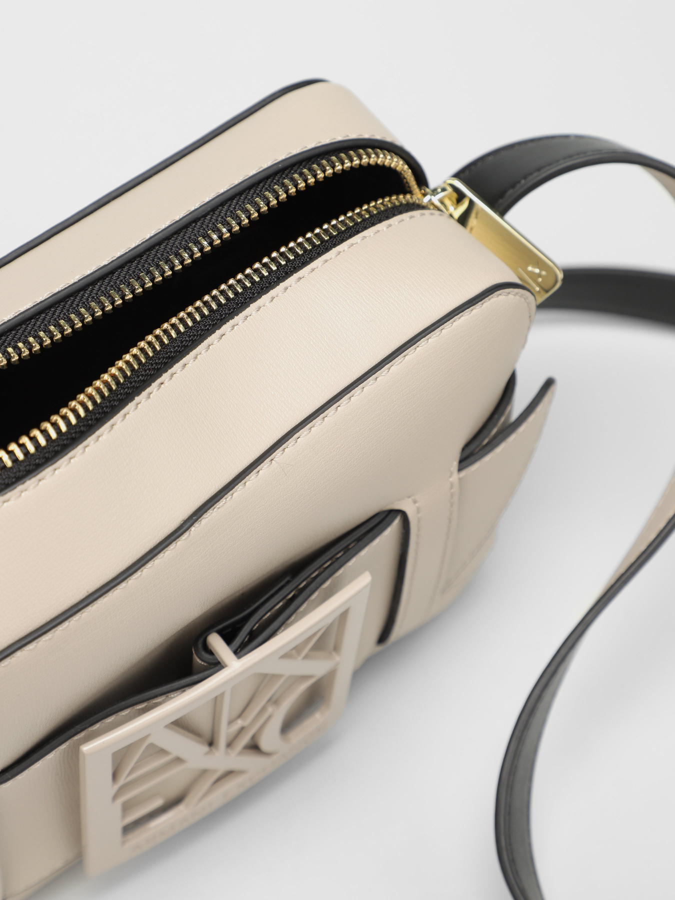 Кросс-боди Armani Exchange модель 942699-0A874-44620 Фото