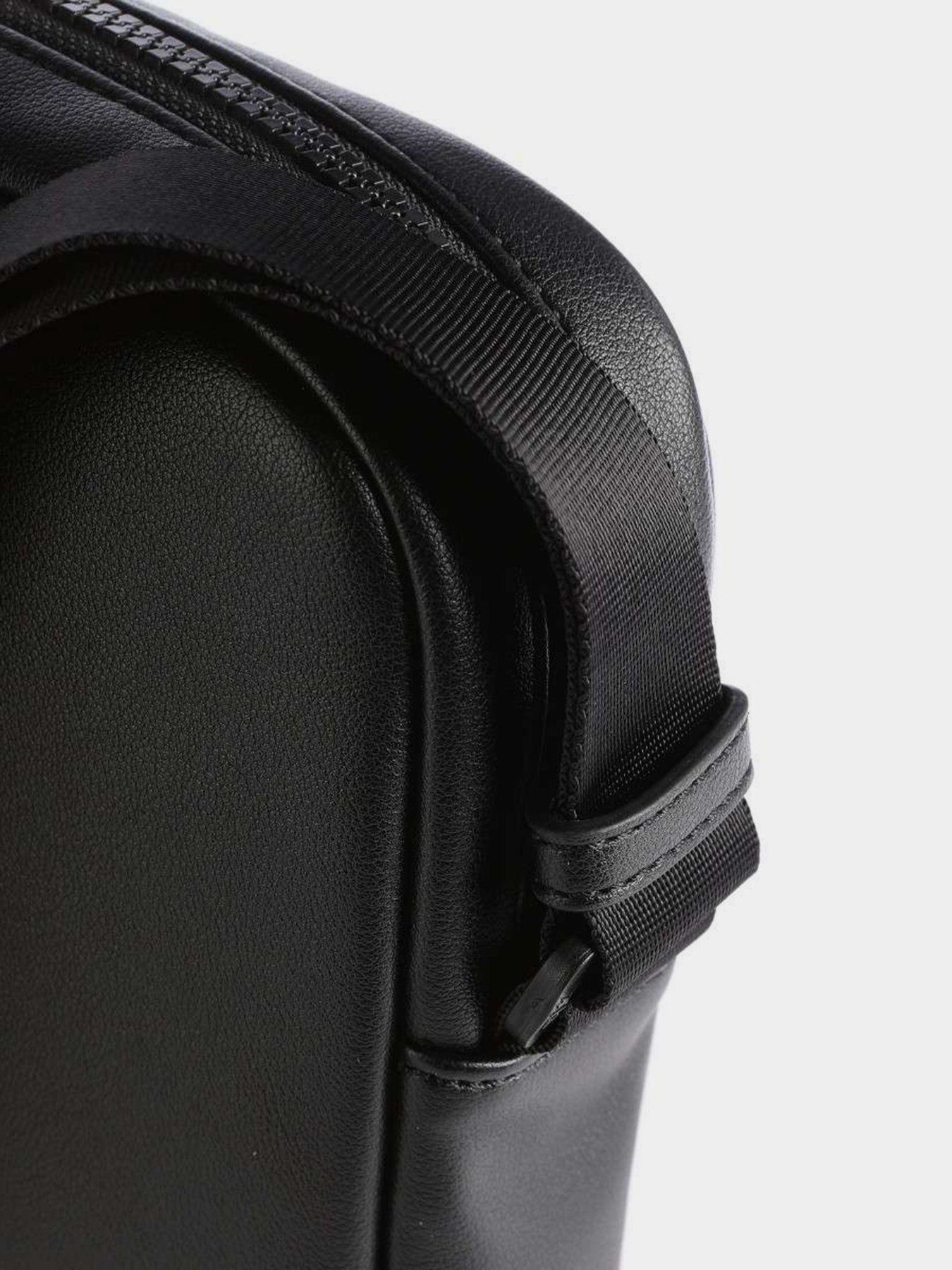 Мессенджер Armani Exchange модель 952291-0A825-00020 Фото