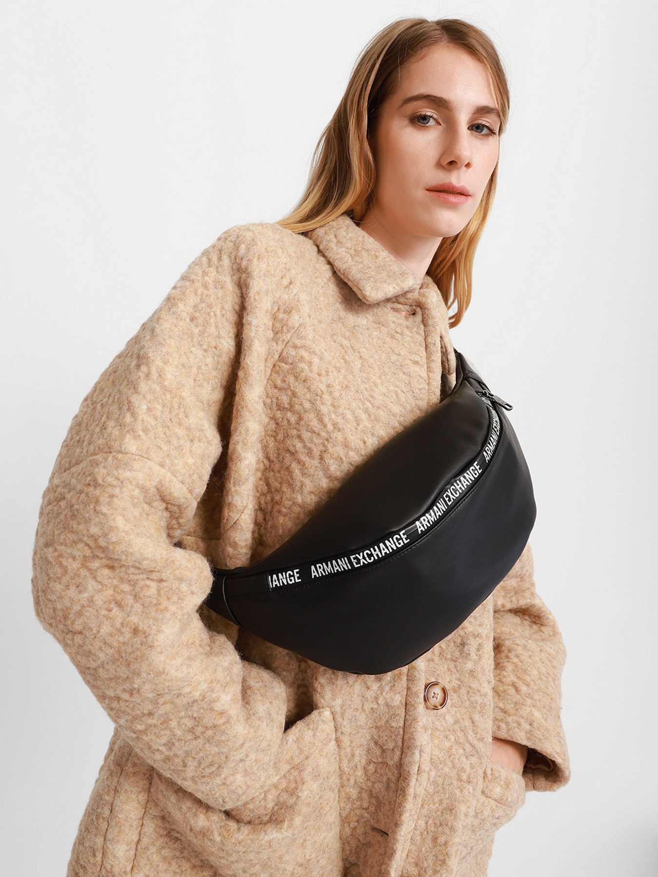 Сумка Armani Exchange модель 952234-1A803-06021 Фото