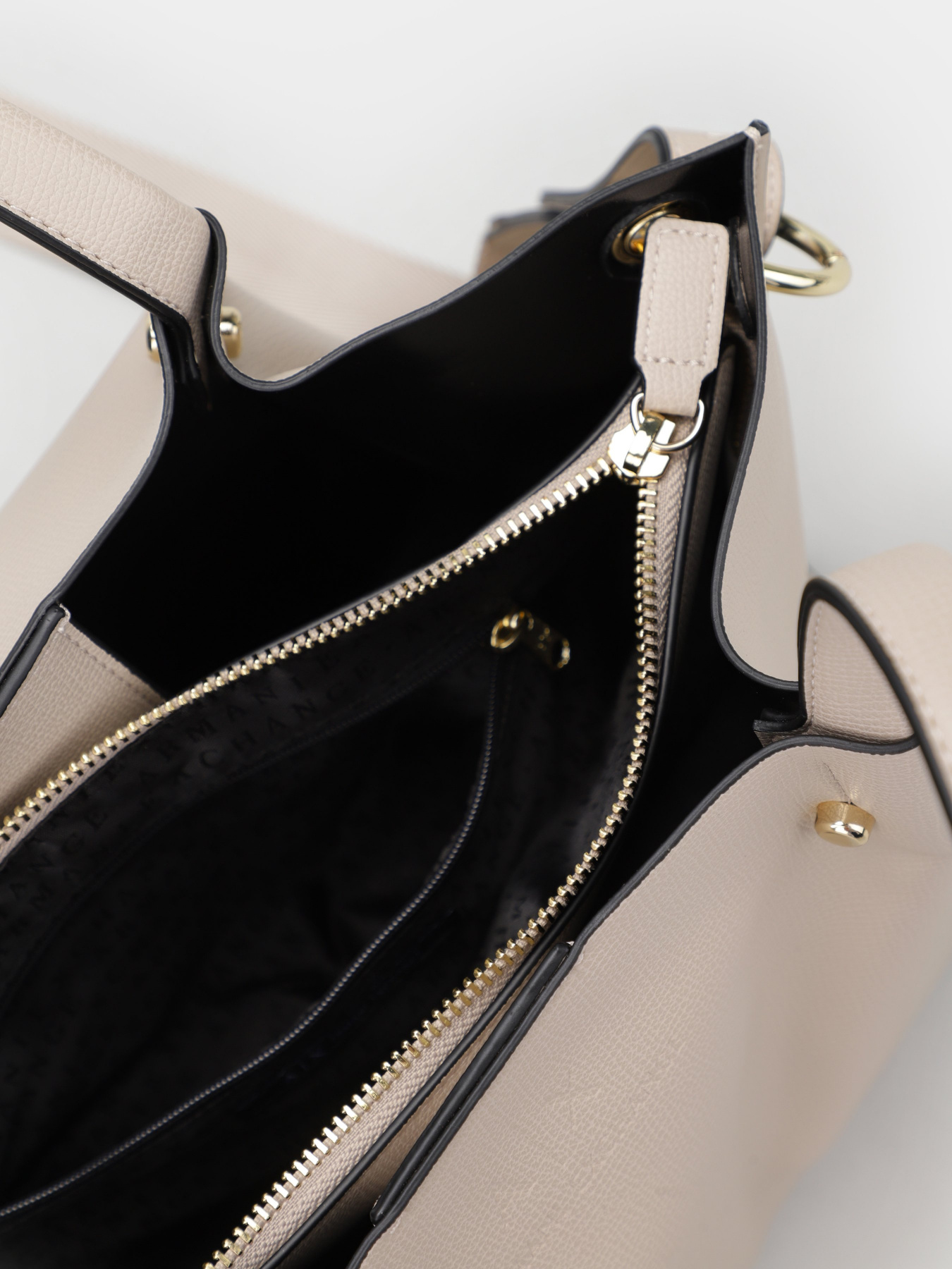 Сумка Armani Exchange модель 942809-1A702-07351 Фото