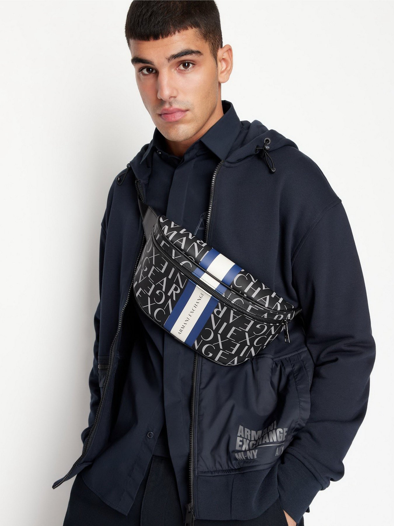 Поясна сумка Armani Exchange модель 952398-CC831-00020 Фото