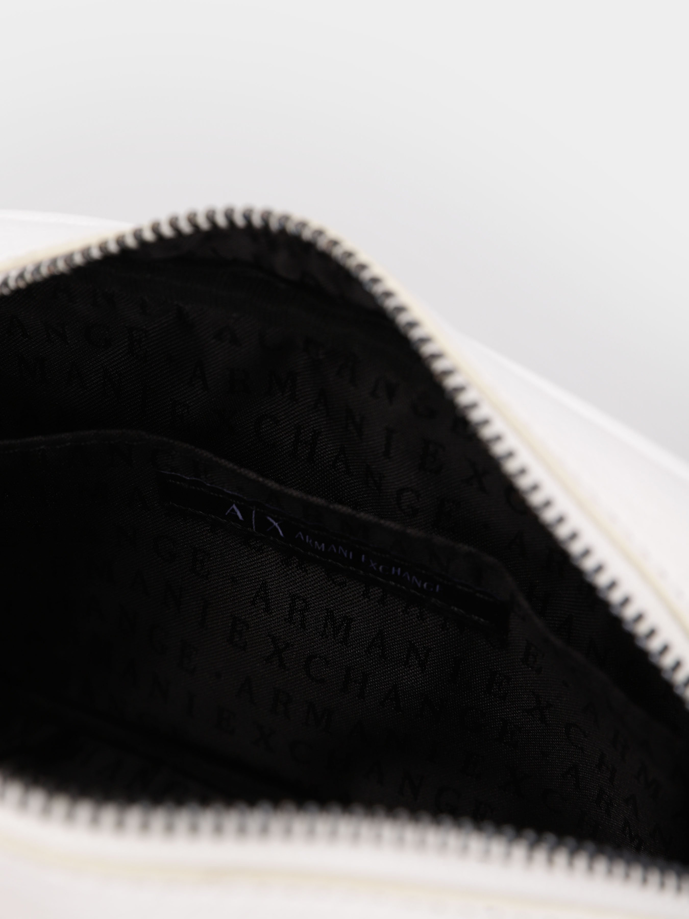 Сумка Armani Exchange модель 942855-2F745-00010 Фото