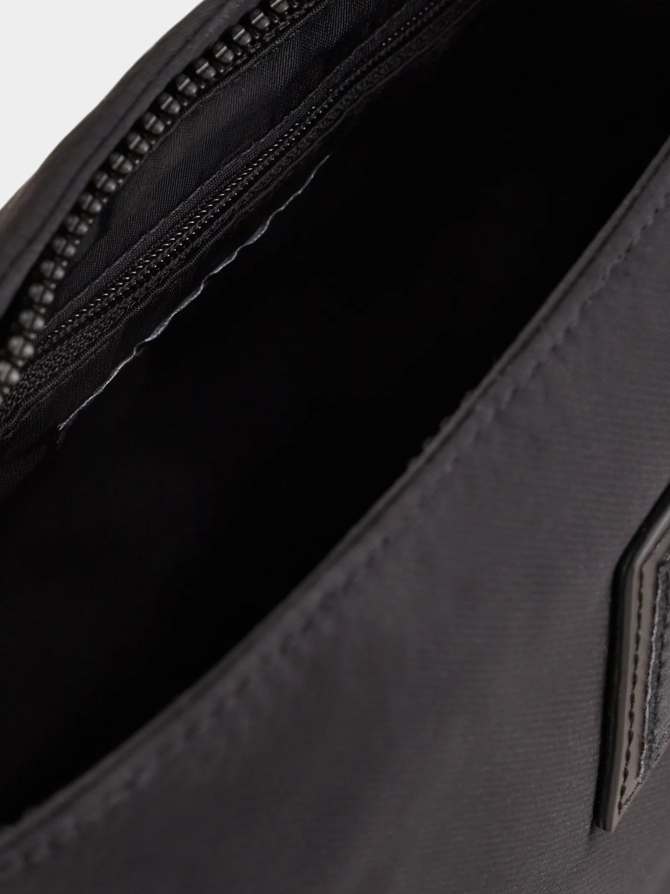 Сумка Armani Exchange модель 942933-3R727-00020 Фото