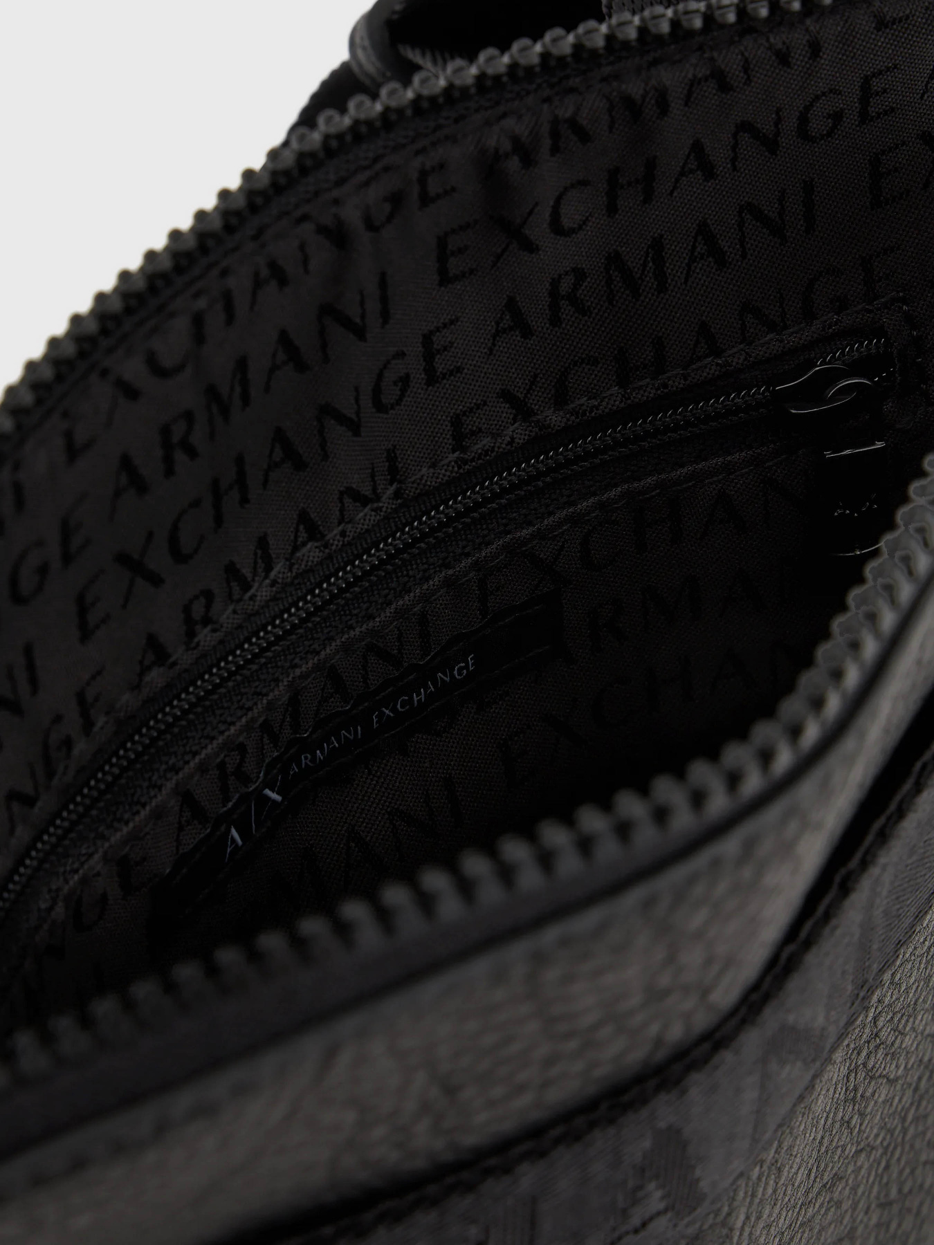 Сумка Armani Exchange модель 952636-4R839-00020 Фото