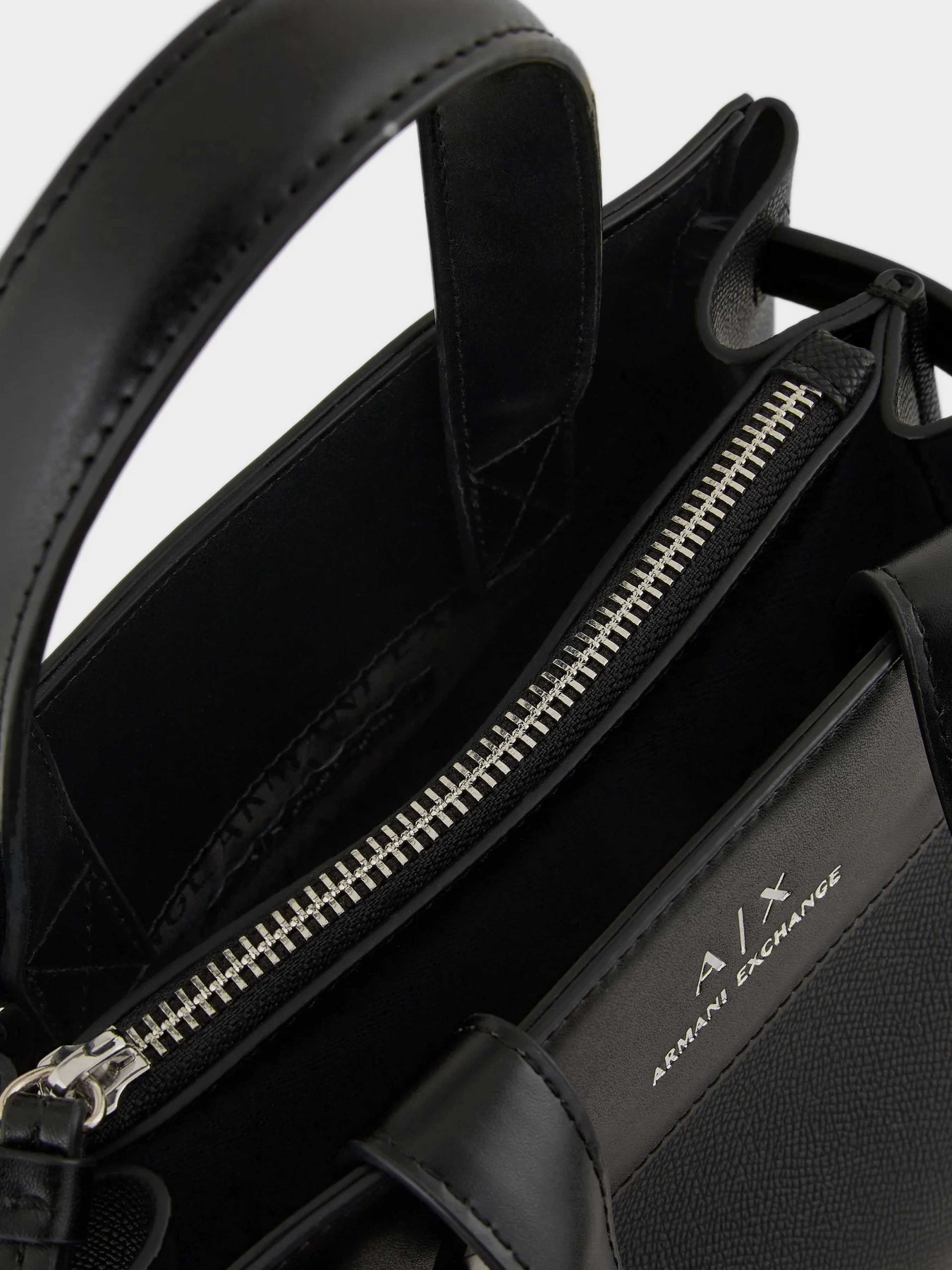 Сумка Armani Exchange модель 949136-4R755-00020 Фото