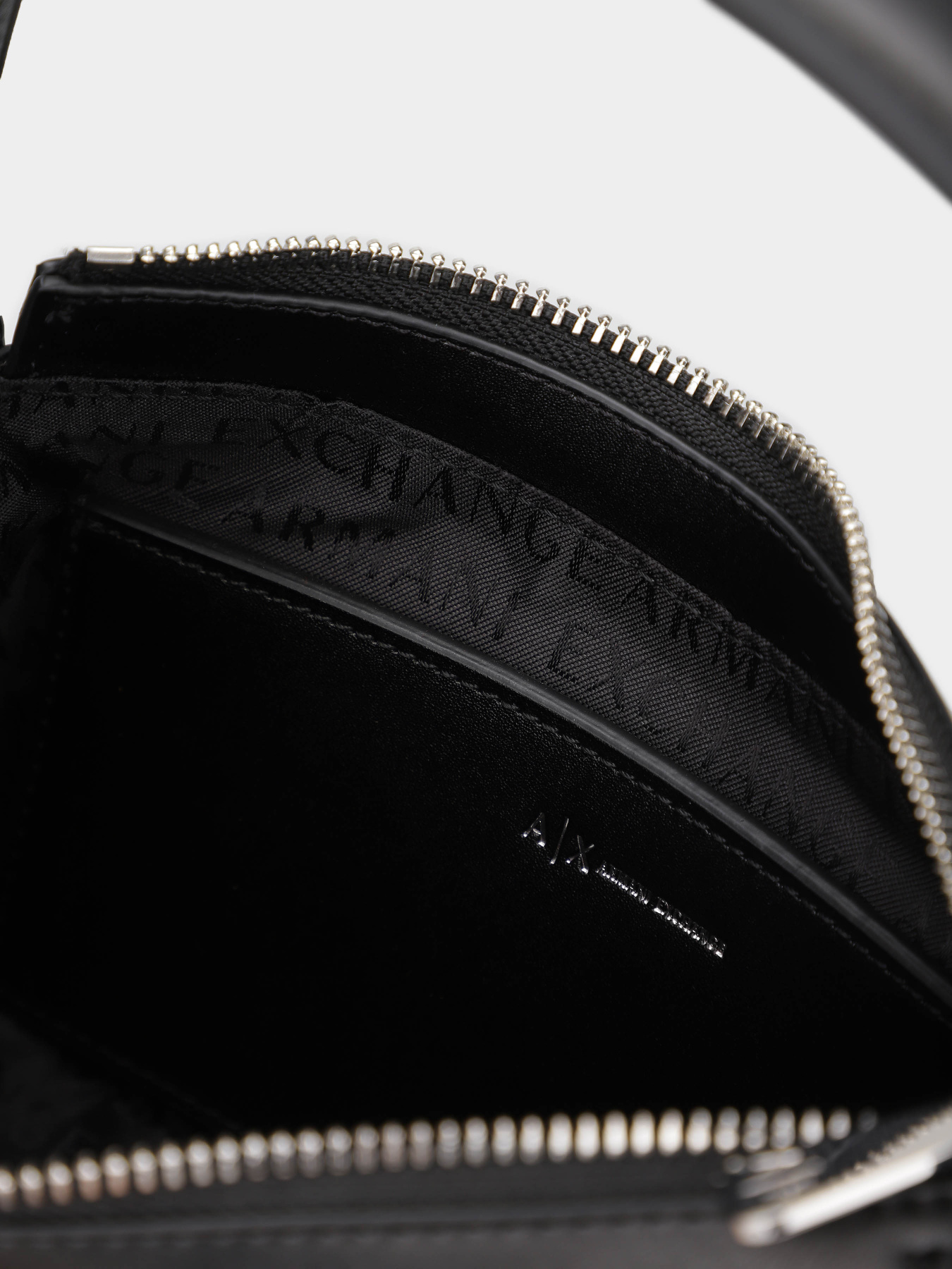 Сумка Armani Exchange модель 949142-4R754-00020 Сумка Armani Exchange модель 949142-4R754-00020 Фото