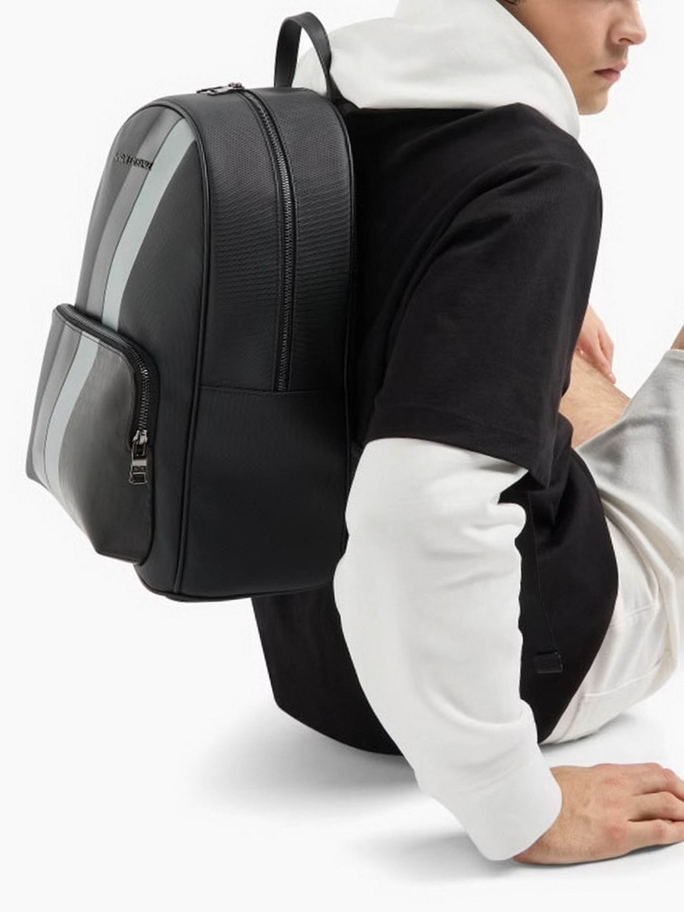 Повсякденний рюкзак Armani Exchange модель XM000161-AF11935-MC043 Повсякденний рюкзак Armani Exchange модель XM000161-AF11935-MC043 Фото